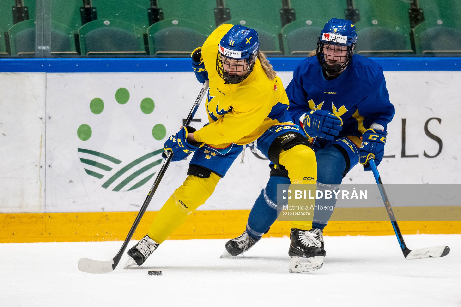 Josefin Bouveng and Linnéa Andersson of Sweden at a