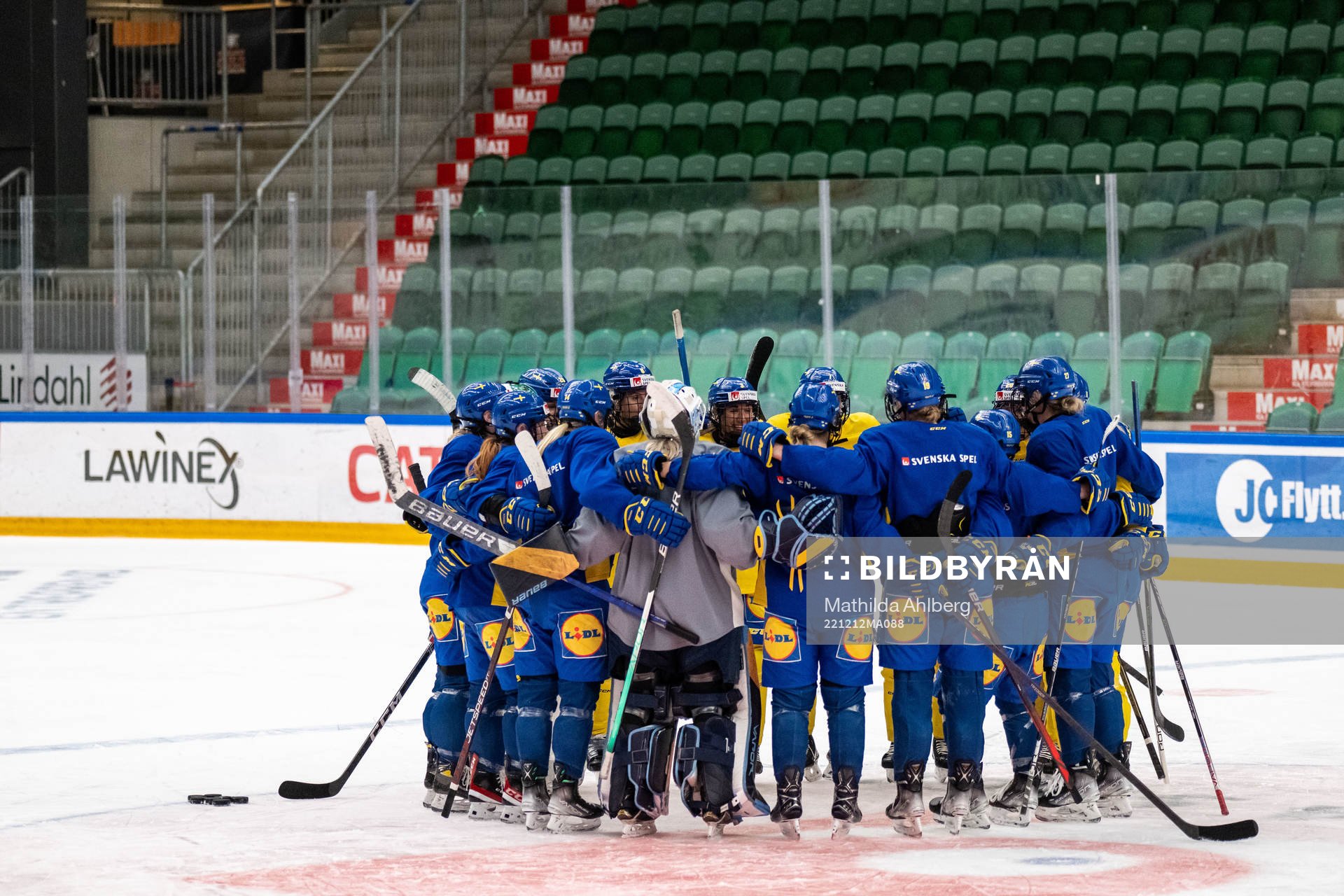 Players of Sweden at a training session