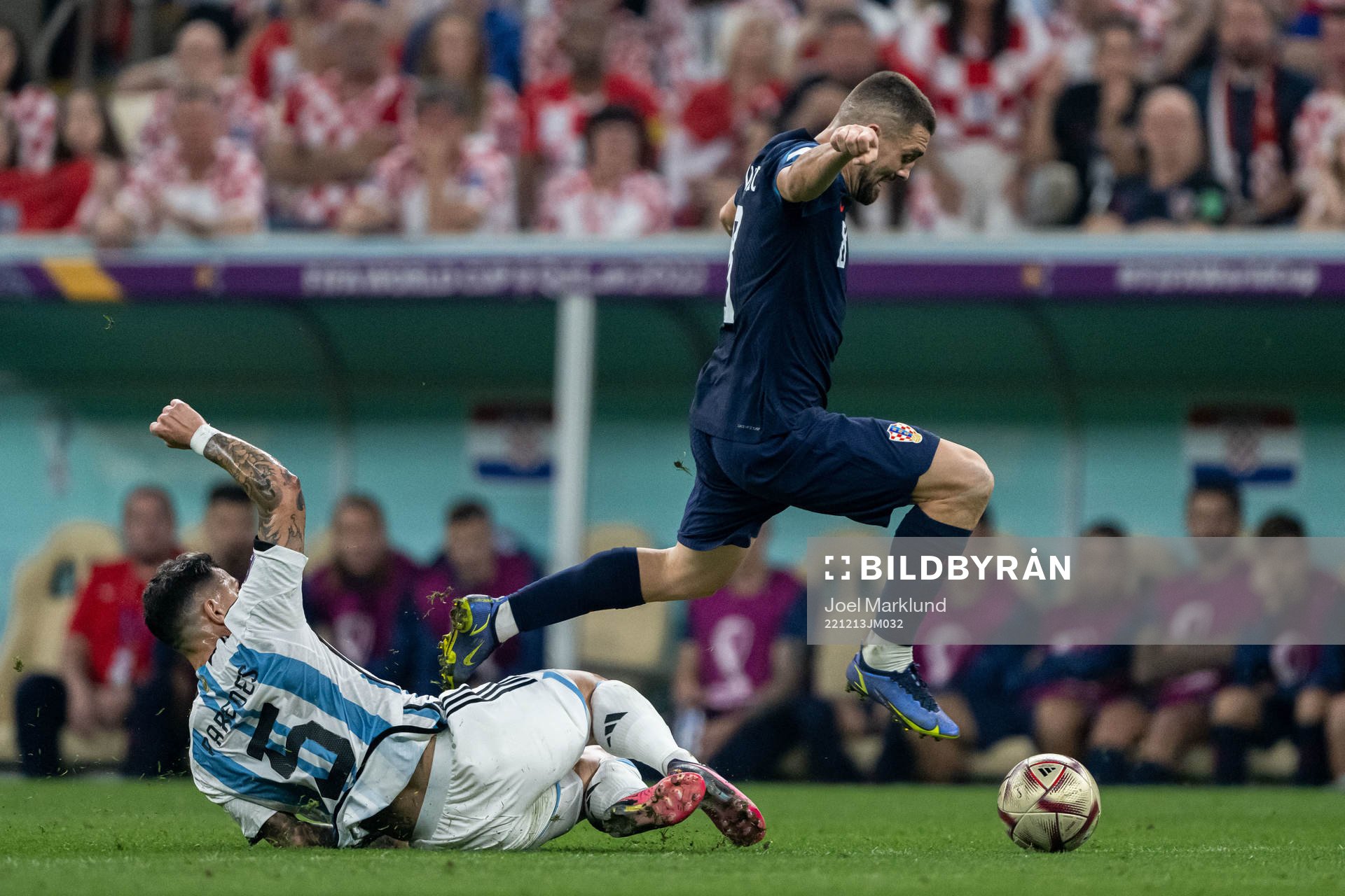 Leandro Paredes of Argentina and Mateo Kovacic of Croatia