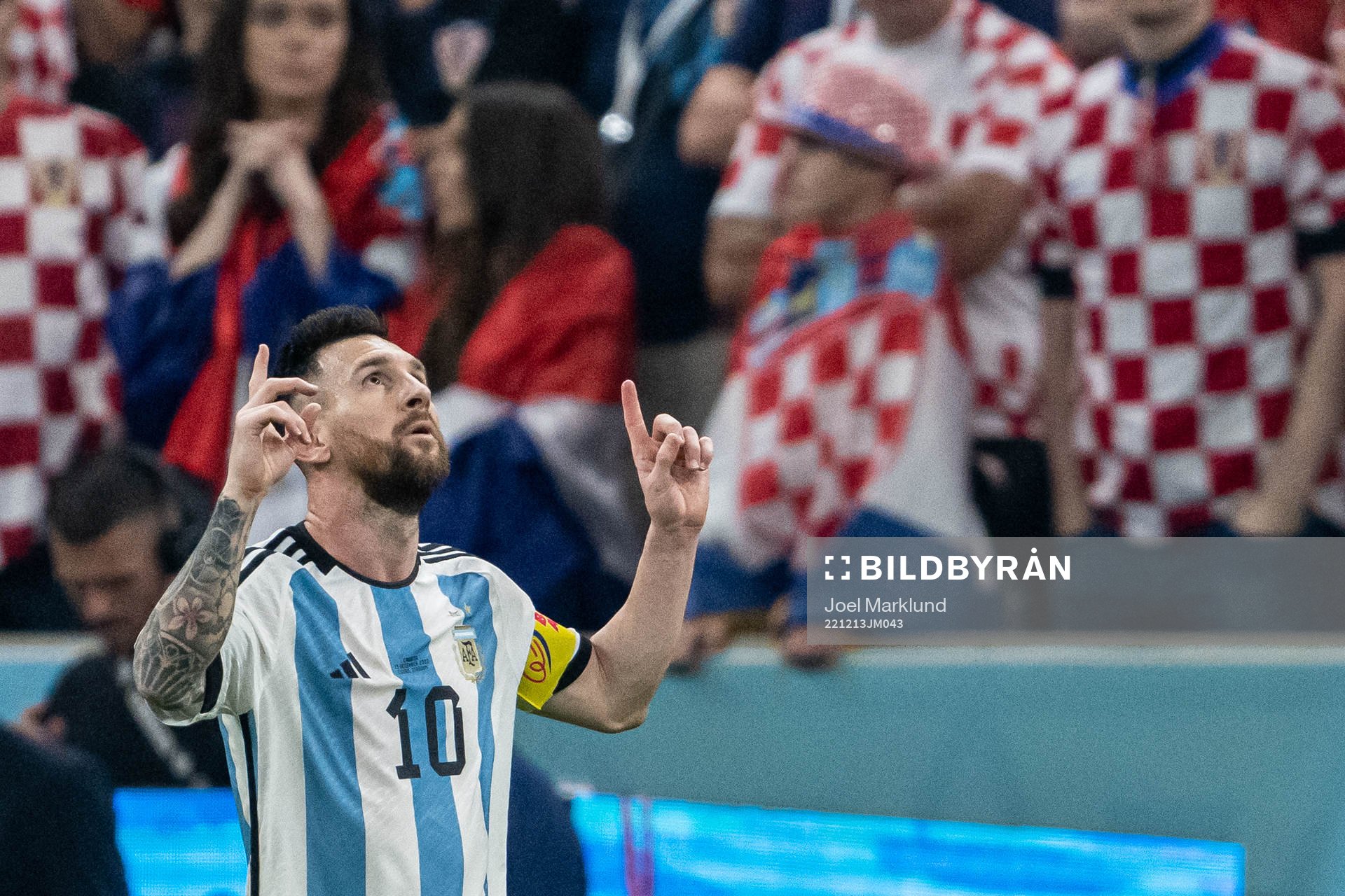 Lionel Messi of Argentina celebrates the 1-0 goal