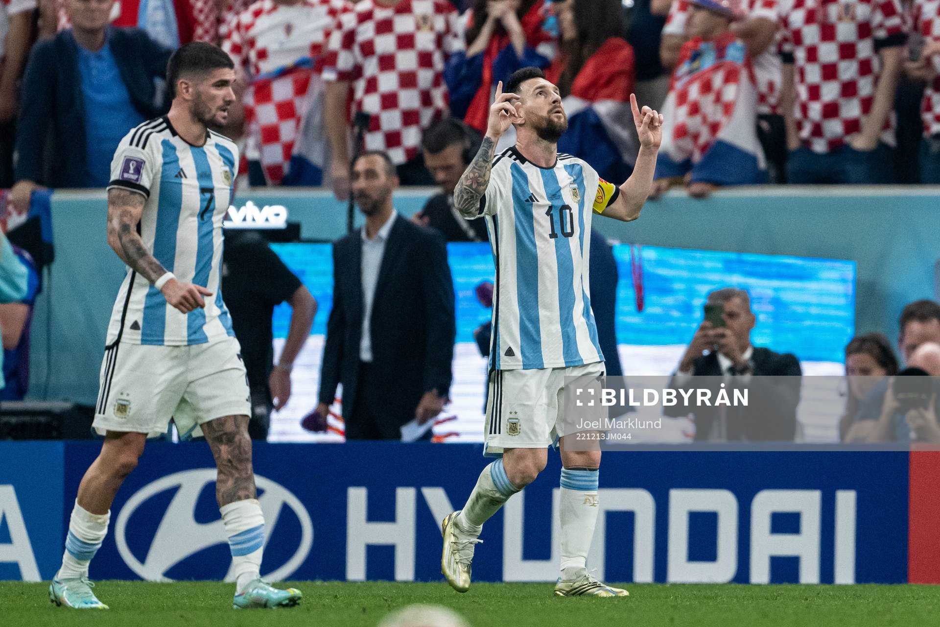 Lionel Messi of Argentina celebrates the 1-0 goal