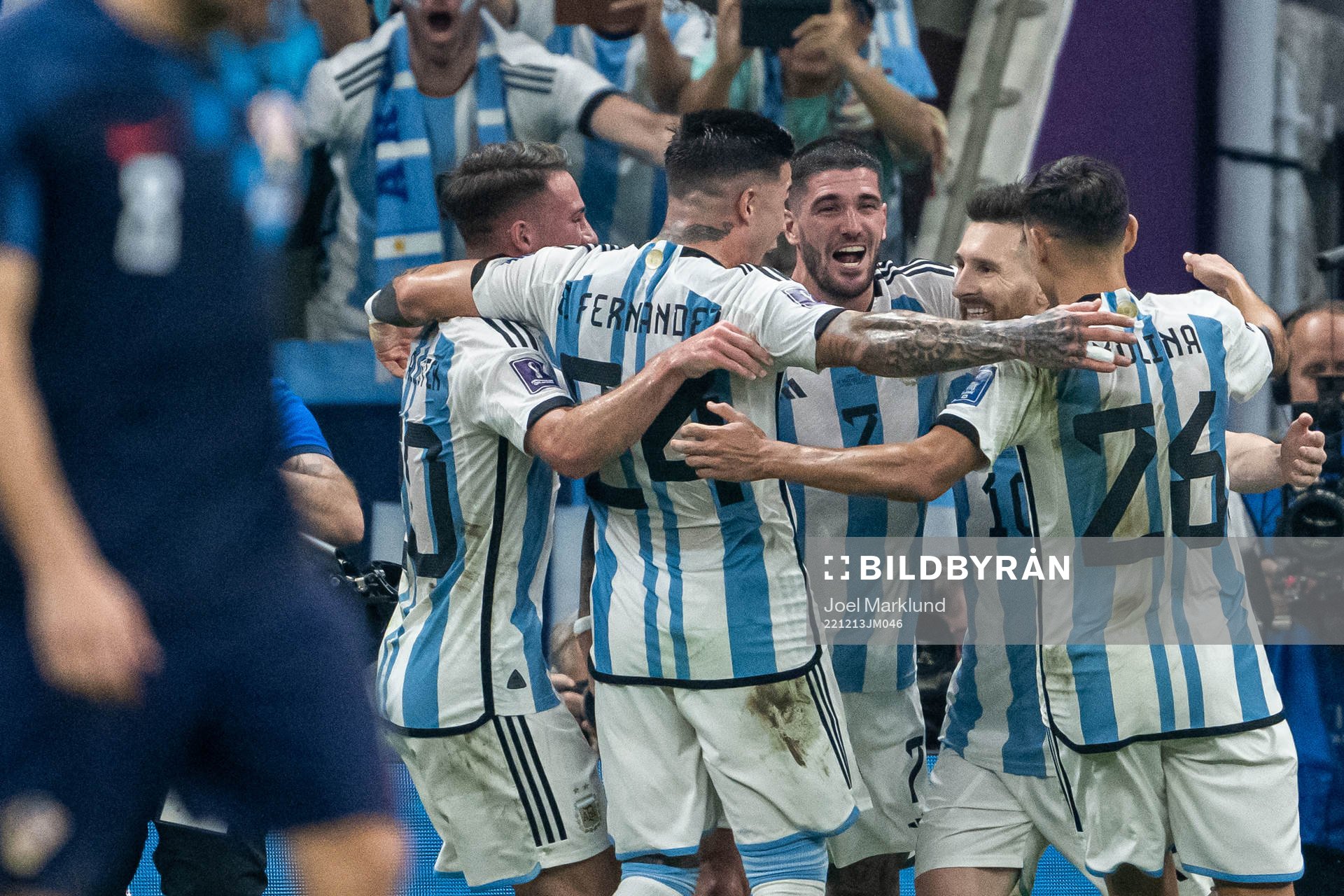 Lionel Messi of Argentina celebrate the 1-0 goal with