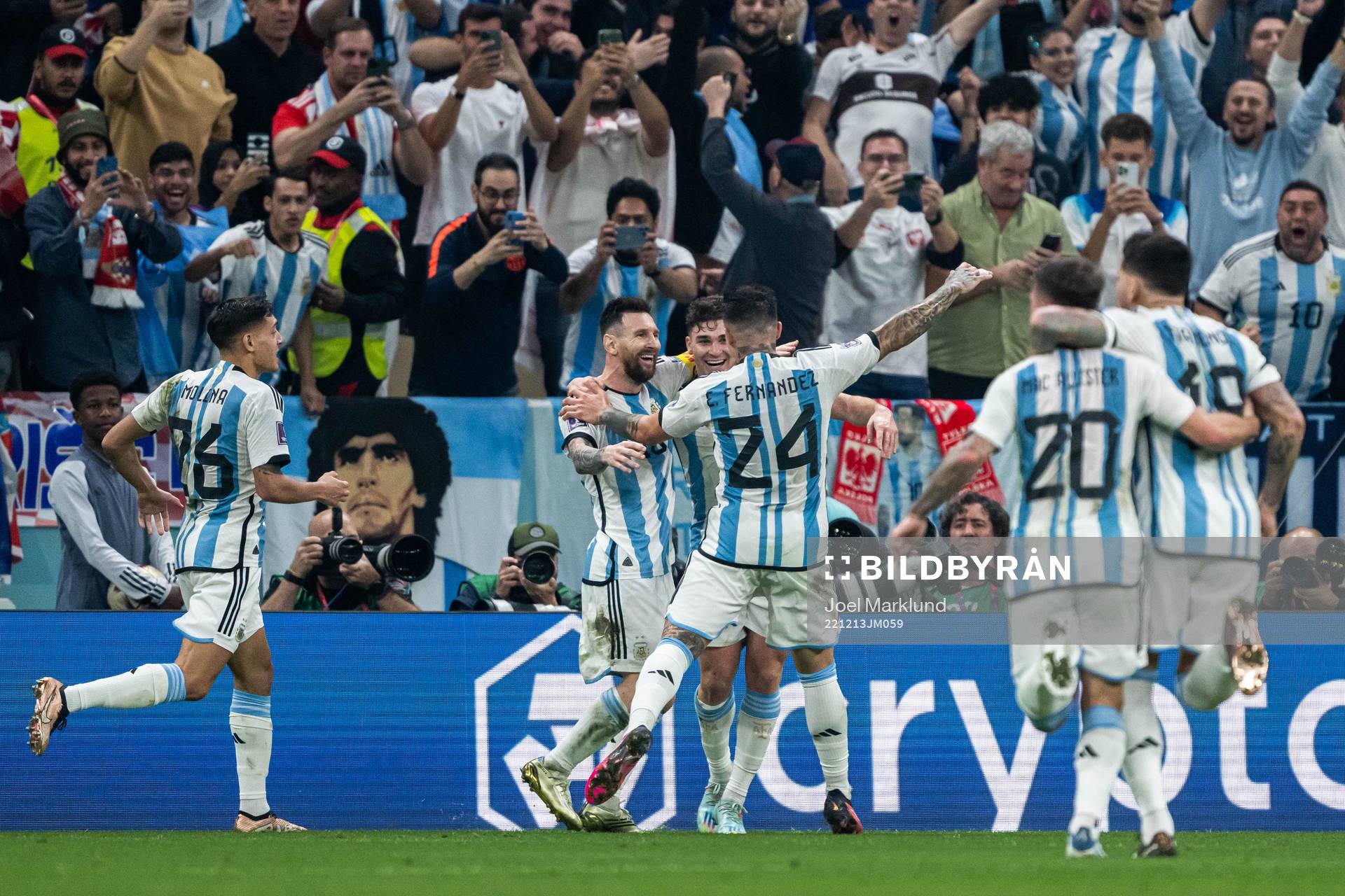 Julian Alvarez of Argentina celebrate with Lionel Messi