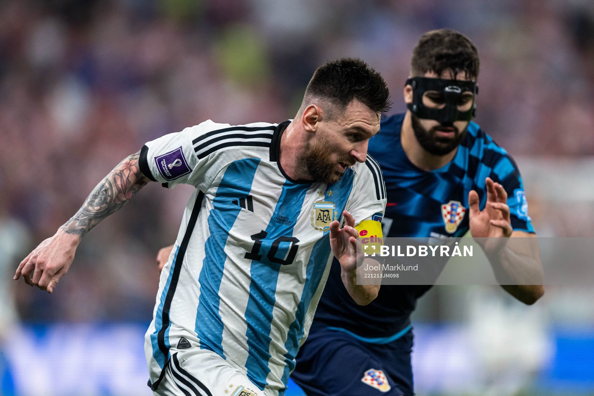 Lionel Messi of Argentina and Josko Gvardiol of Croatia