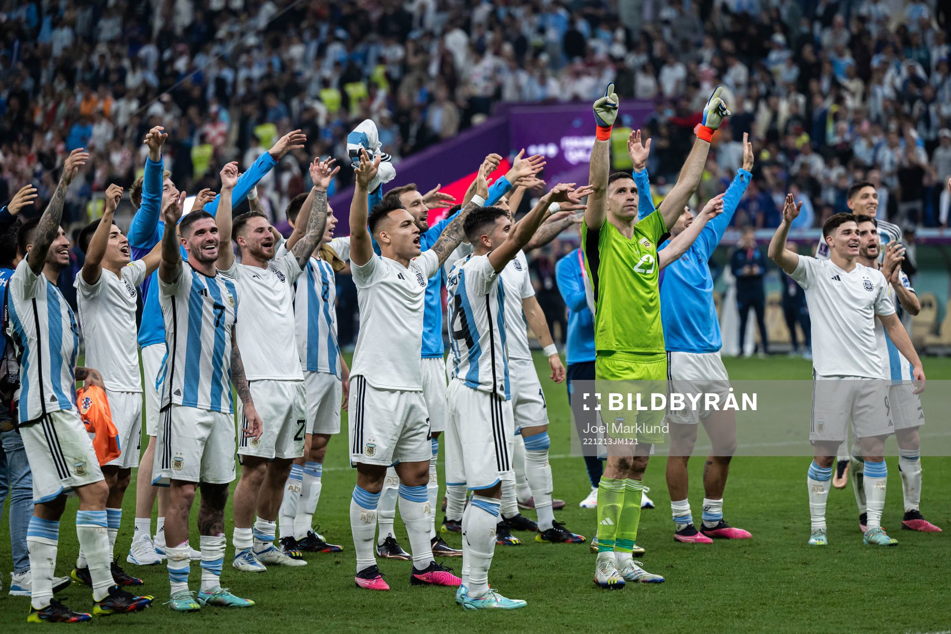Players of Argentina celebrate