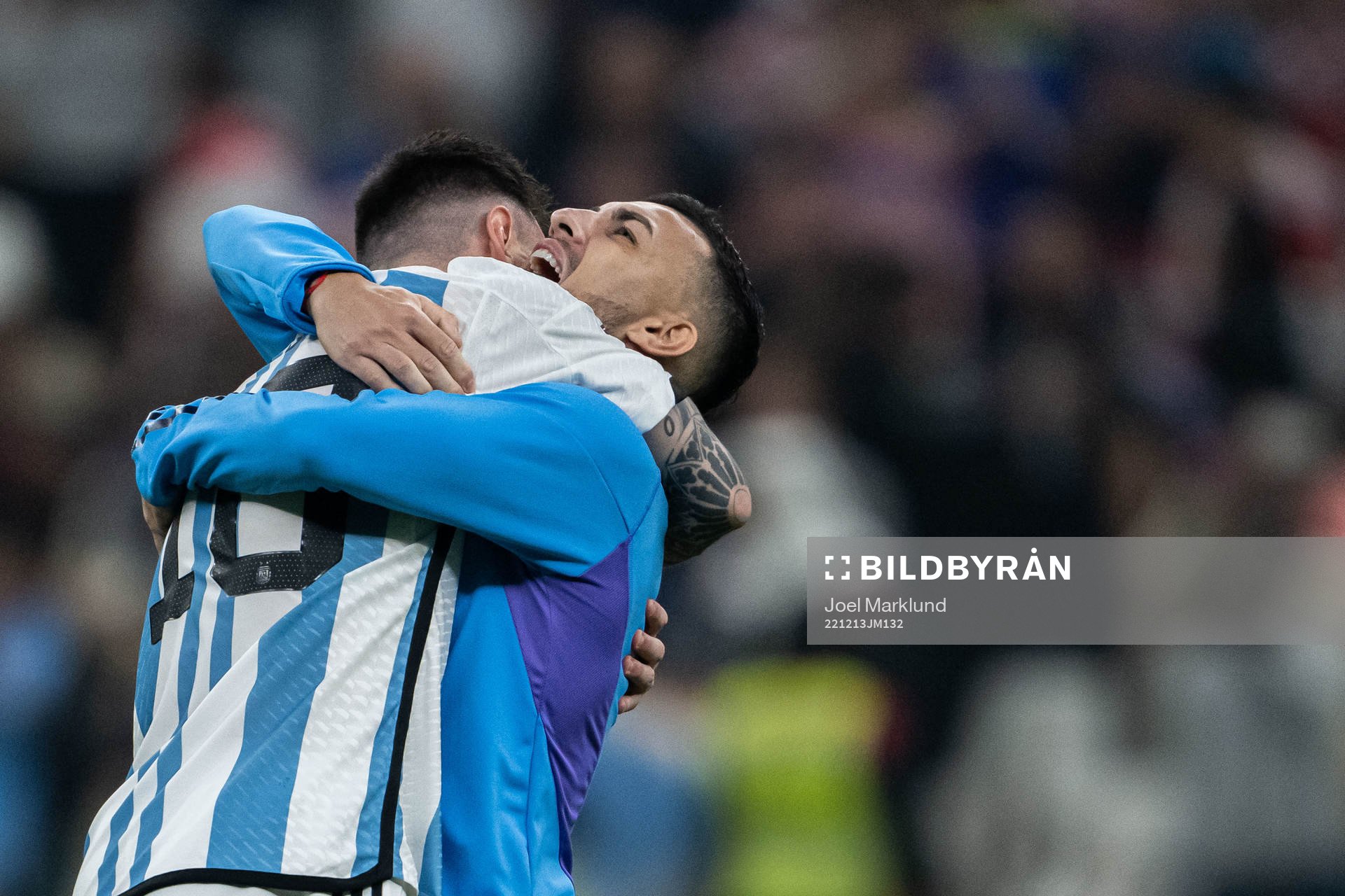 Lionel Messi and Leandro Paredes of Argentina celebrate