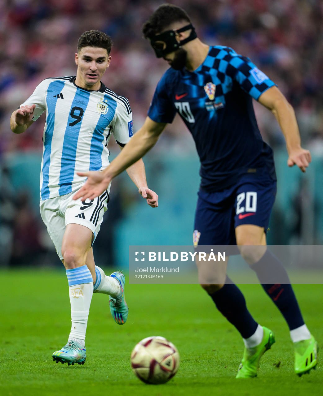 Julian Alvarez of Argentina and Josko Gvardiol of Croatia