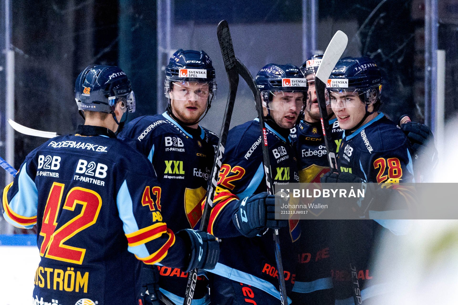 Djurgårdens målskytt Liam Öhgren jublar med laget
