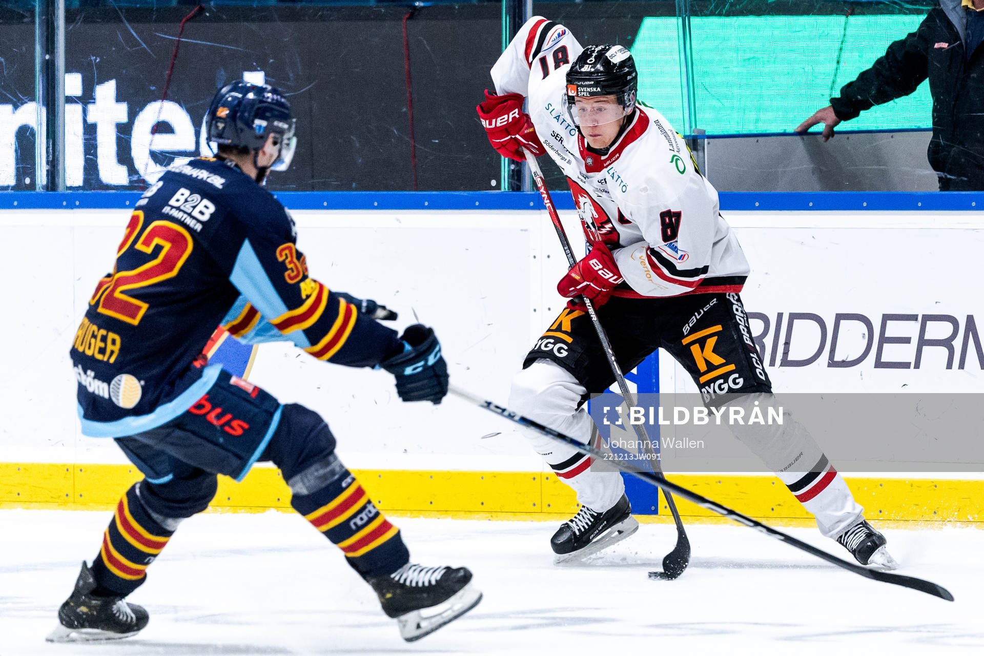 Djurgårdens Marcus Kruger och Vita Hästens Erik Borg