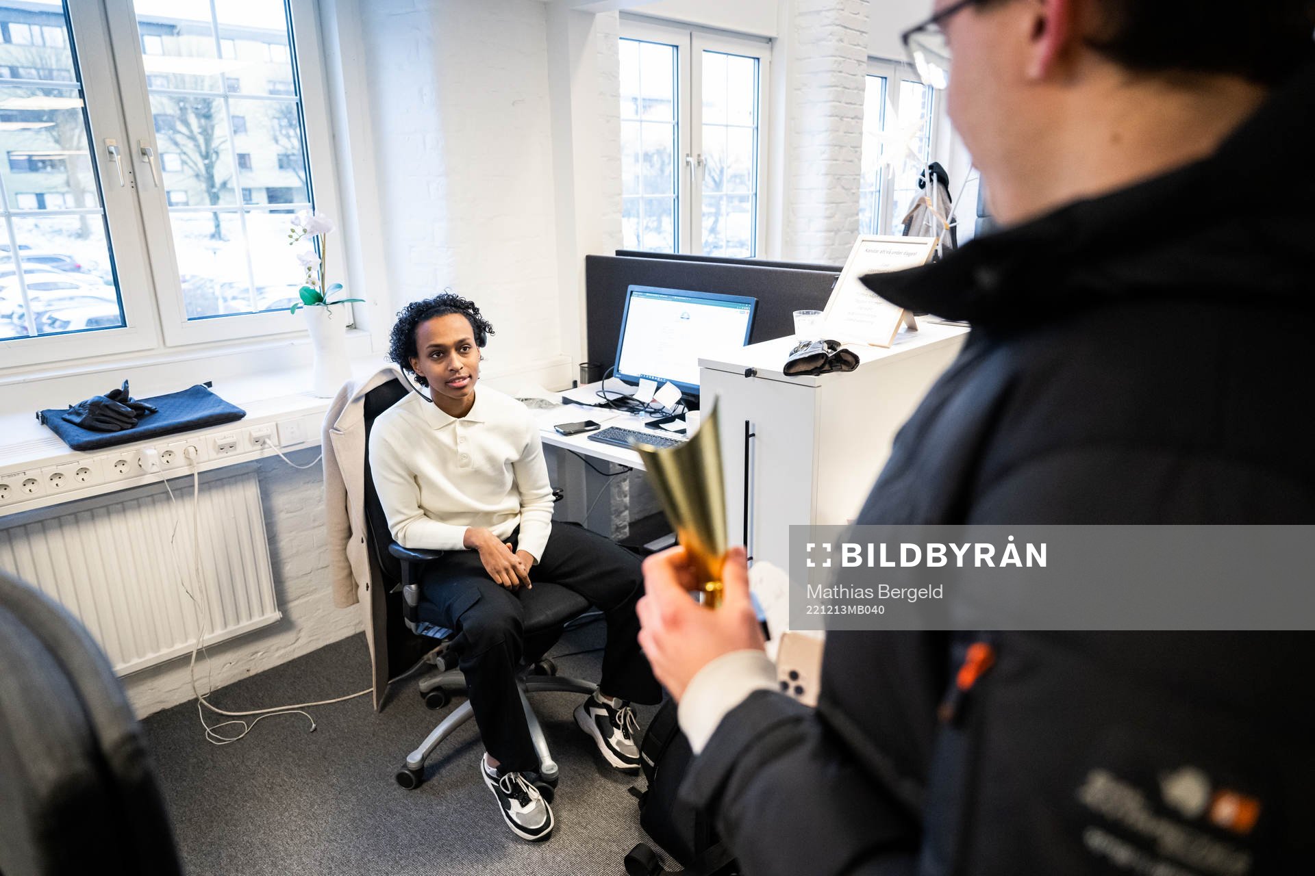 s reporter Nikolaj Jalamaa delar ut Göteborgs Postens pris