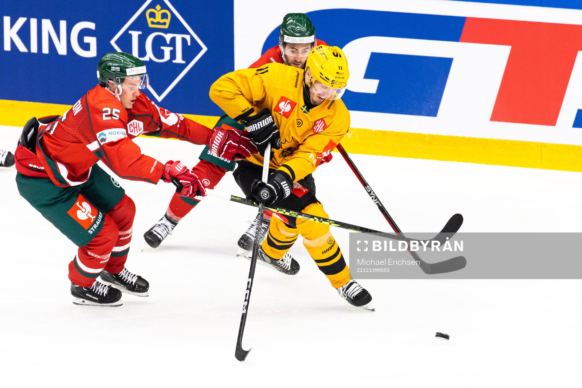 Max Lindholm of Skellefteå and Pontus Johansson of