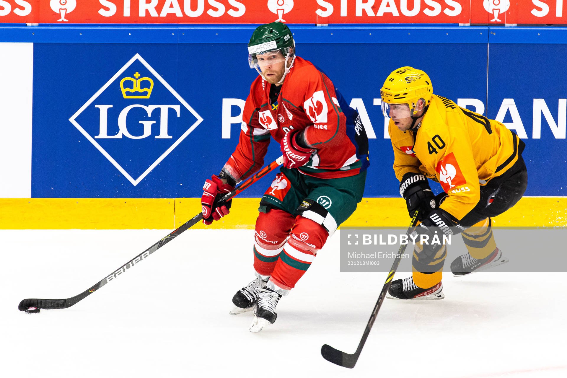 Ryan Lasch of Frölunda and Andreas Wingerli of Skellefteå