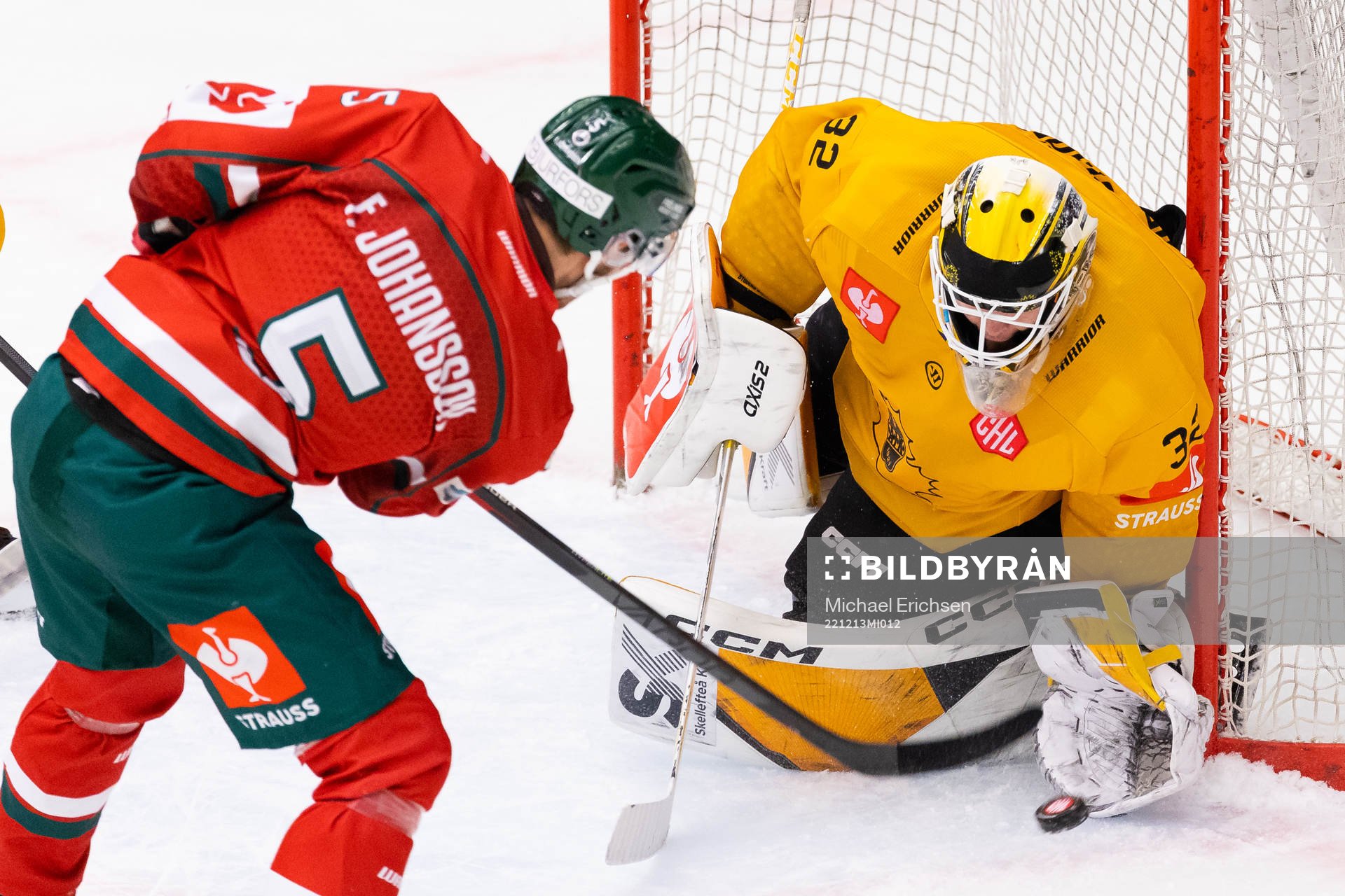 Goaltender Linus Söderström of Skellefteå saves a shot
