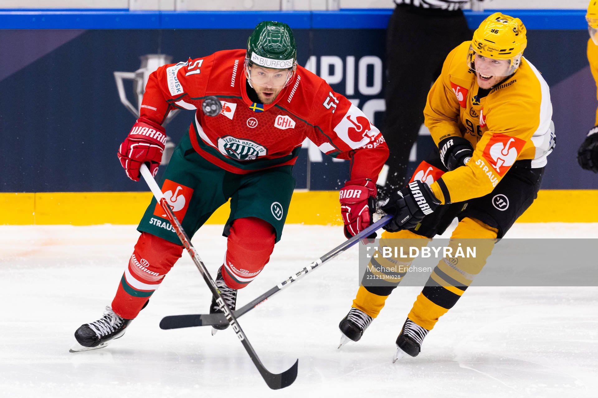 Mats Rosseli Olsen of Frölunda and Rickard Hugg of