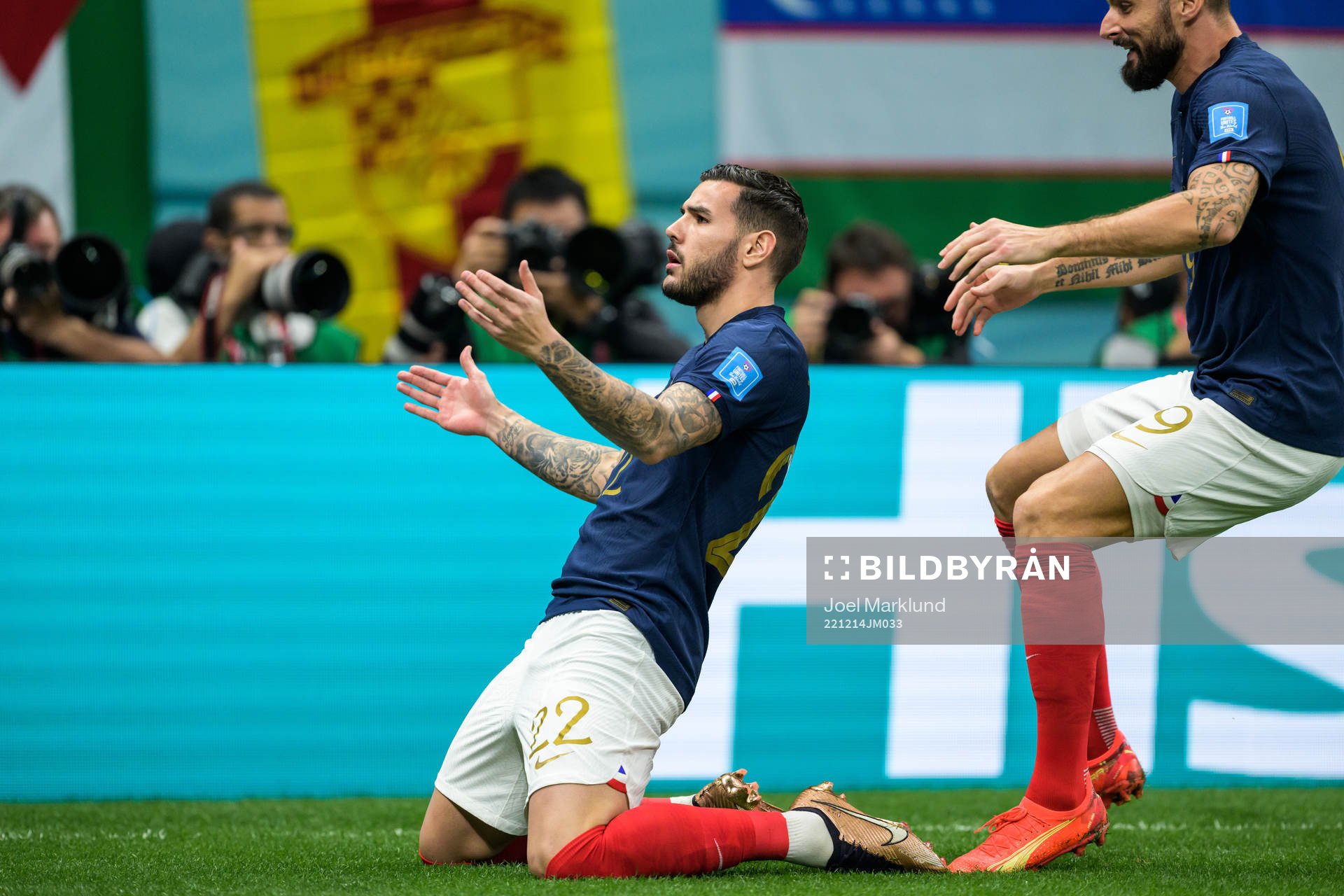 Theo Hernandez of France celebrates