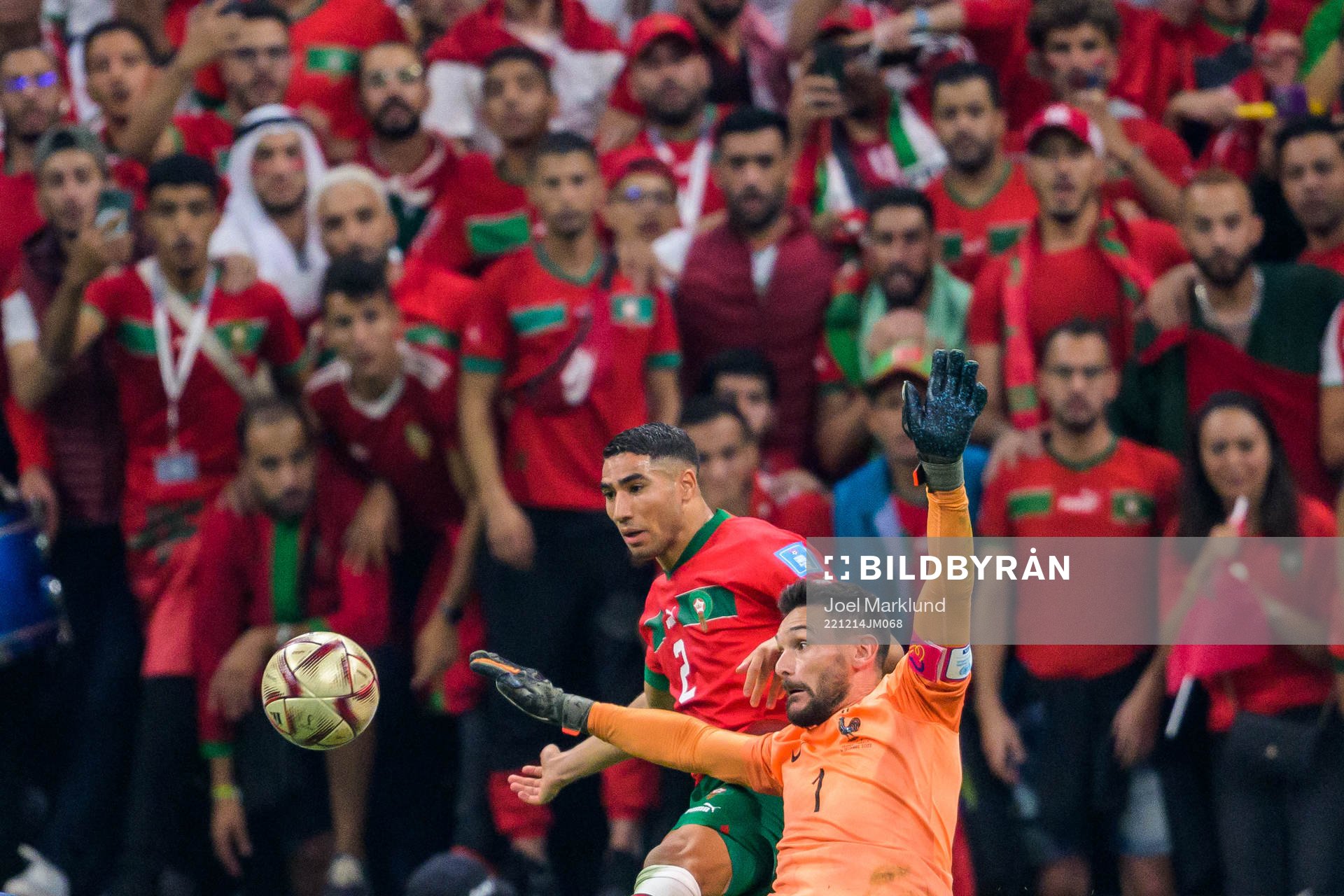 Achraf Hakimi of Morocco and goalkeeper Hugo Lloris of
