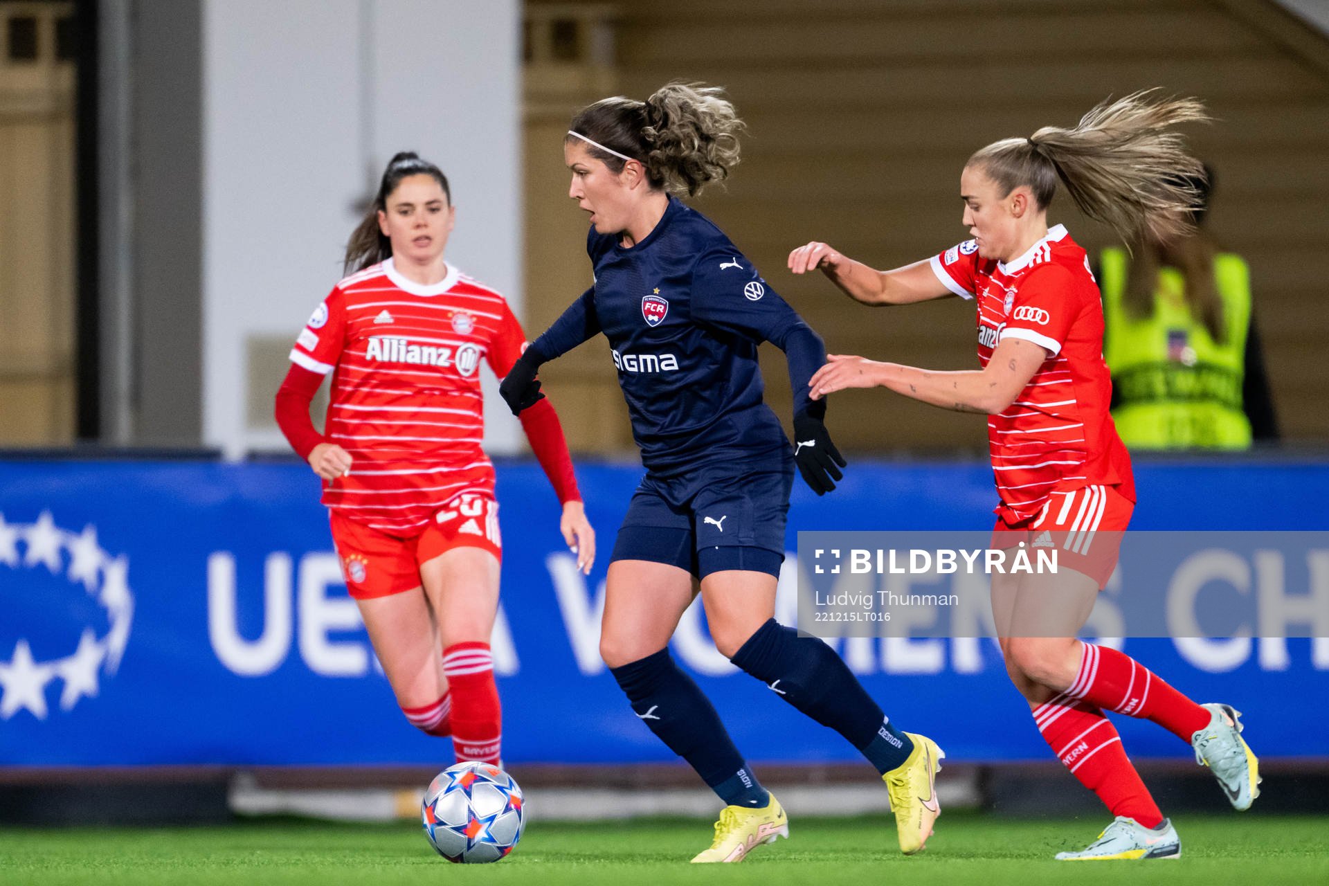 Loreta Kullashi of Rosengård and Georgia Stanway of Bayern