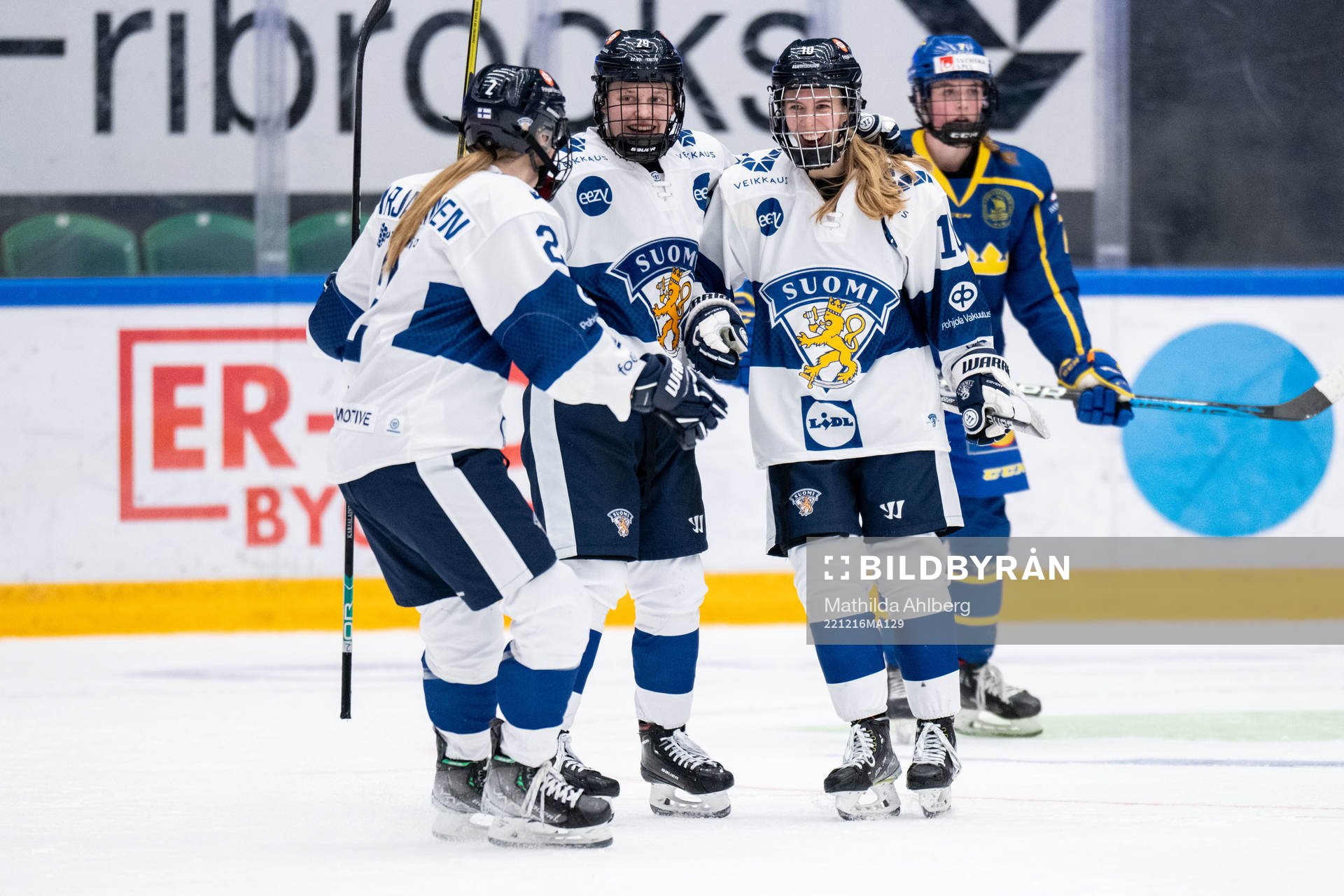 Sini Karjalainen, Jenniina Nylund and Elisa Holopainen of