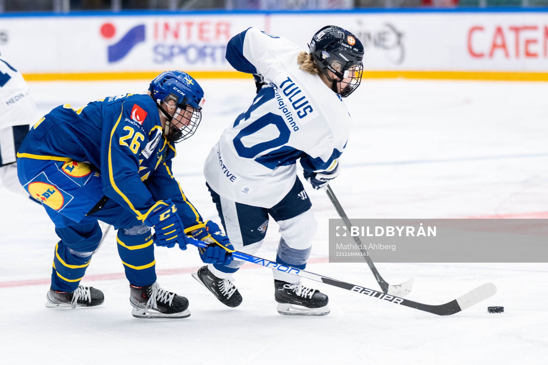 Hanna Olsson of Sweden and Elisa Holopainen of Finland