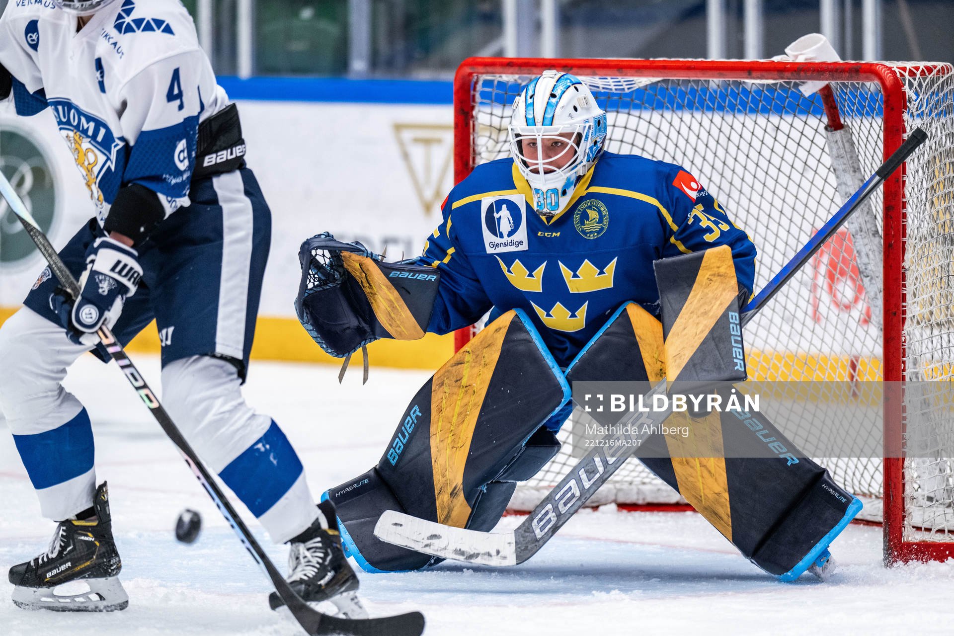 Goaltender Tindra Holm of Sweden