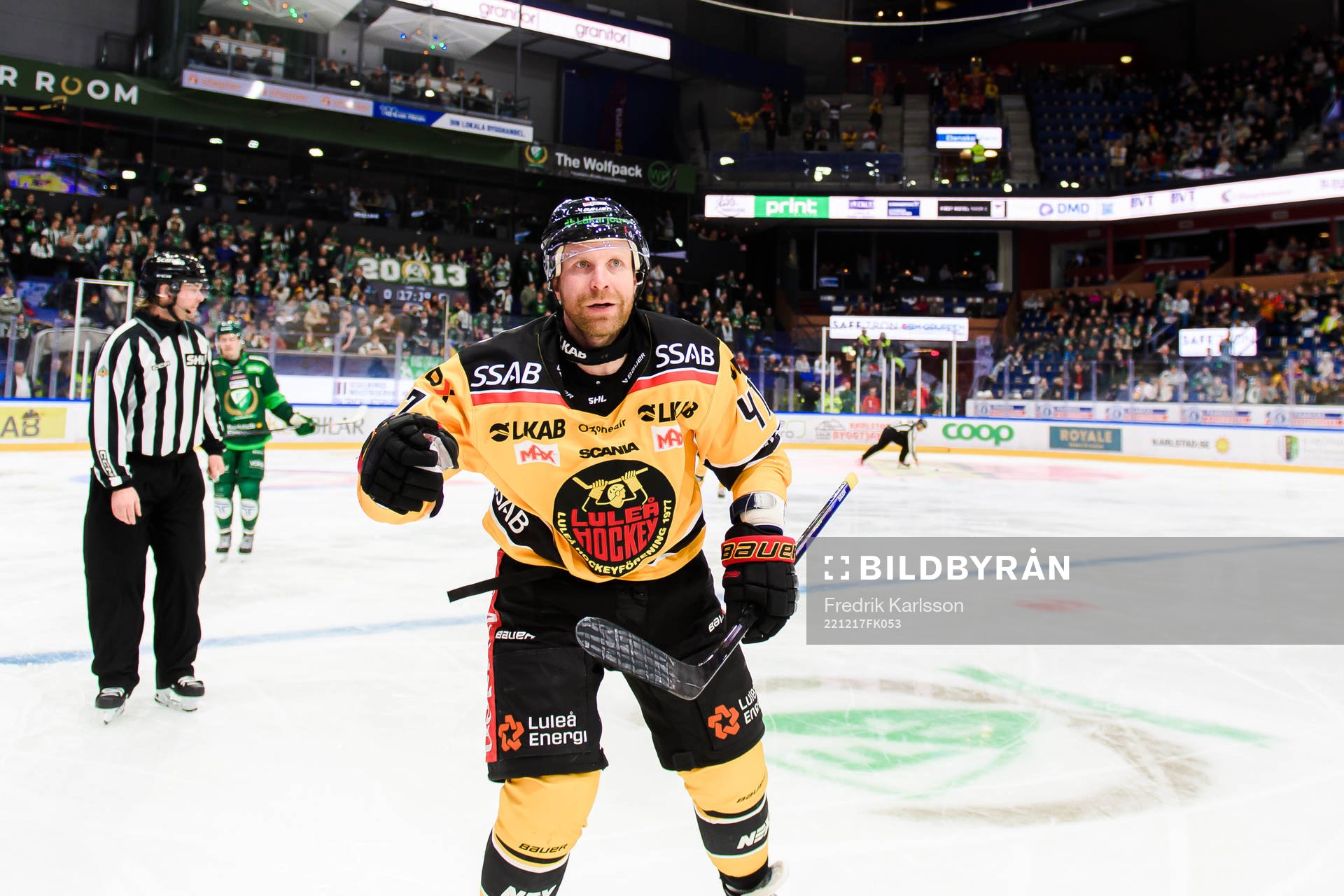 Luleås Leo Komarov jublar
