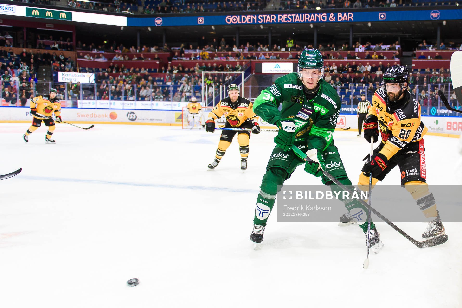 Färjestads Carl Jakobsson och Luleås Jack Connolly