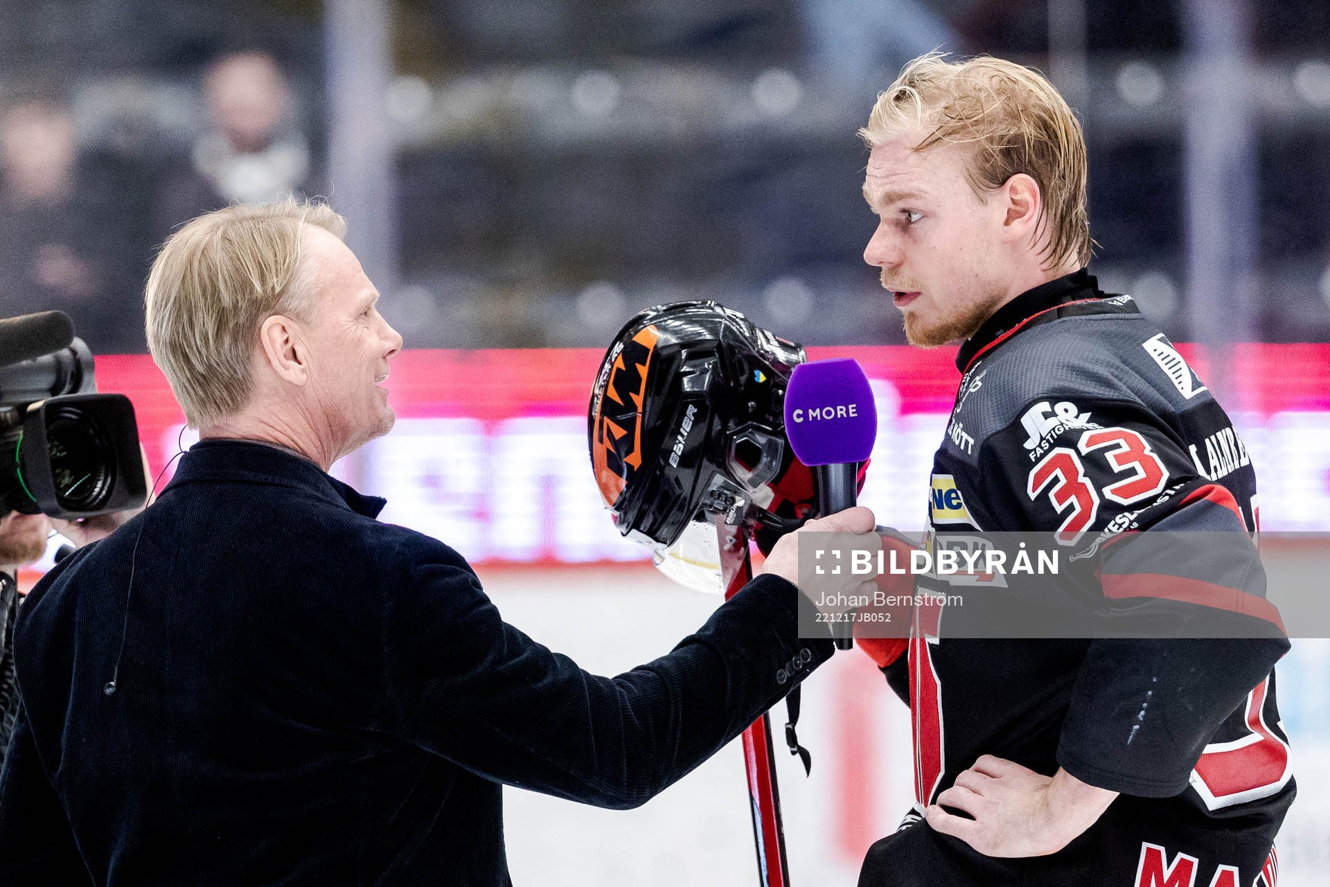 Cmores Niklas Wikegård intervjuar Örebros Christopher
