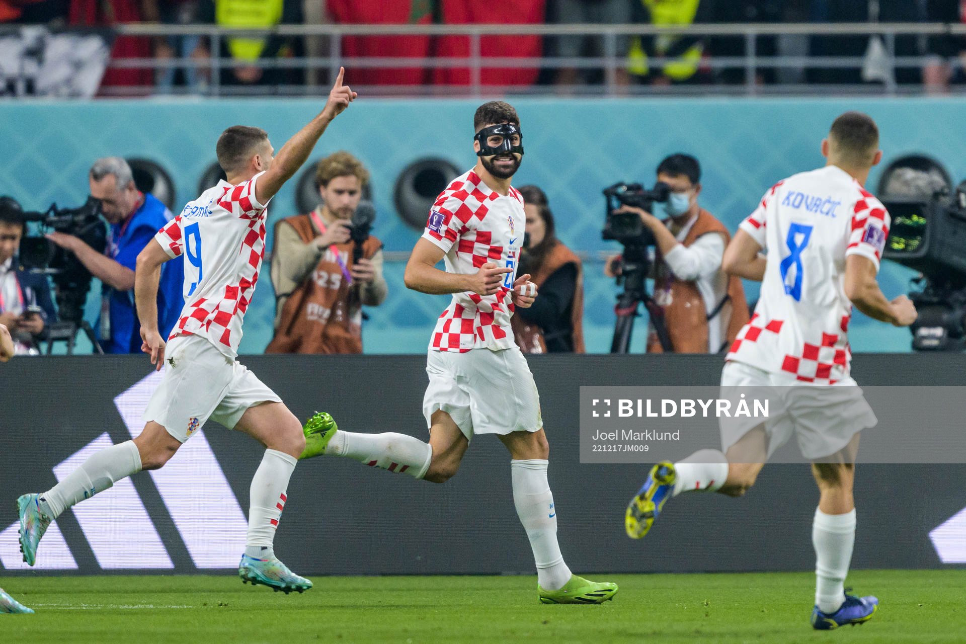 Josko Gvardiol of Croatia celebrates
