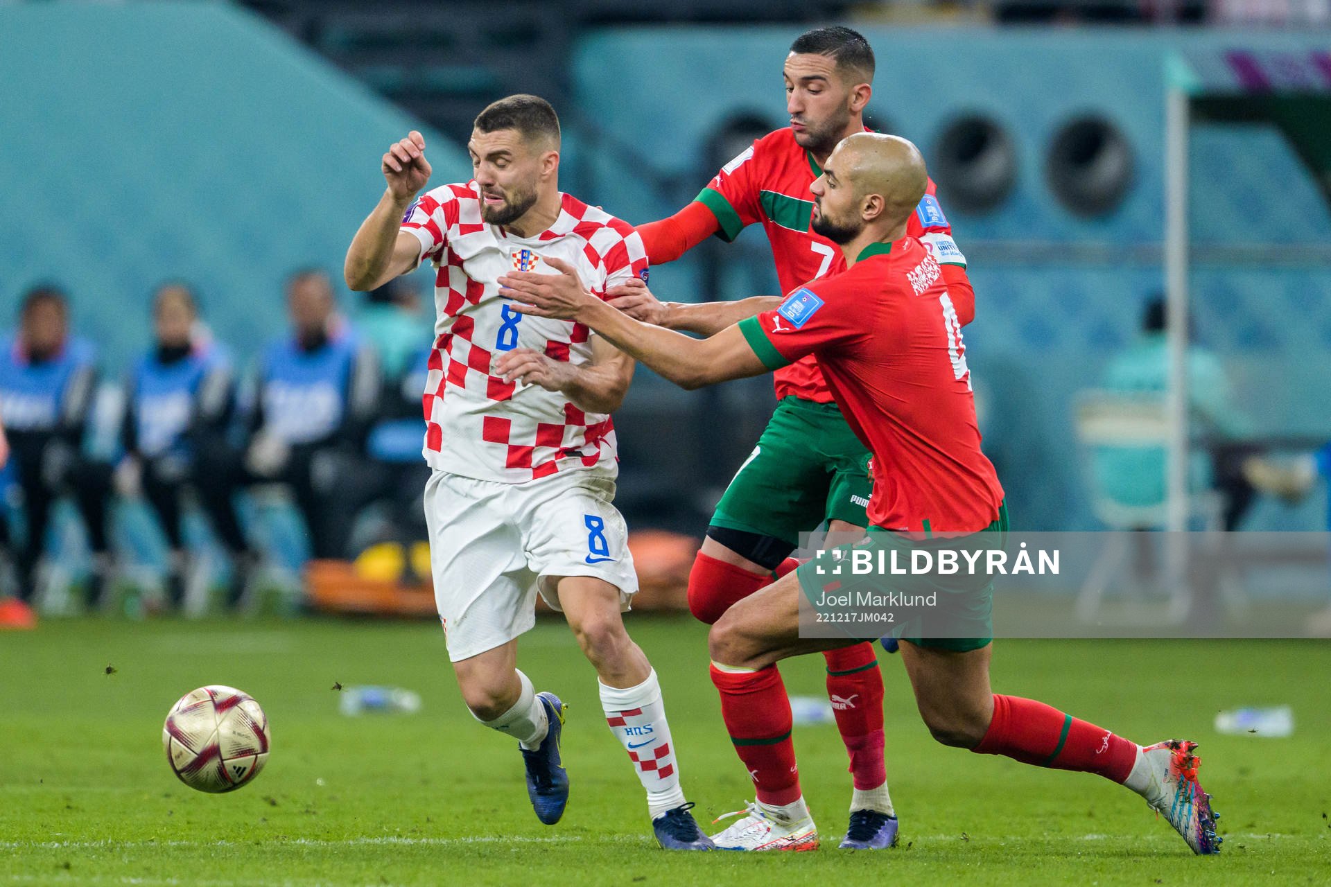 Mateo Kovacic of Croatia against Hakim Ziyech and Sofyan
