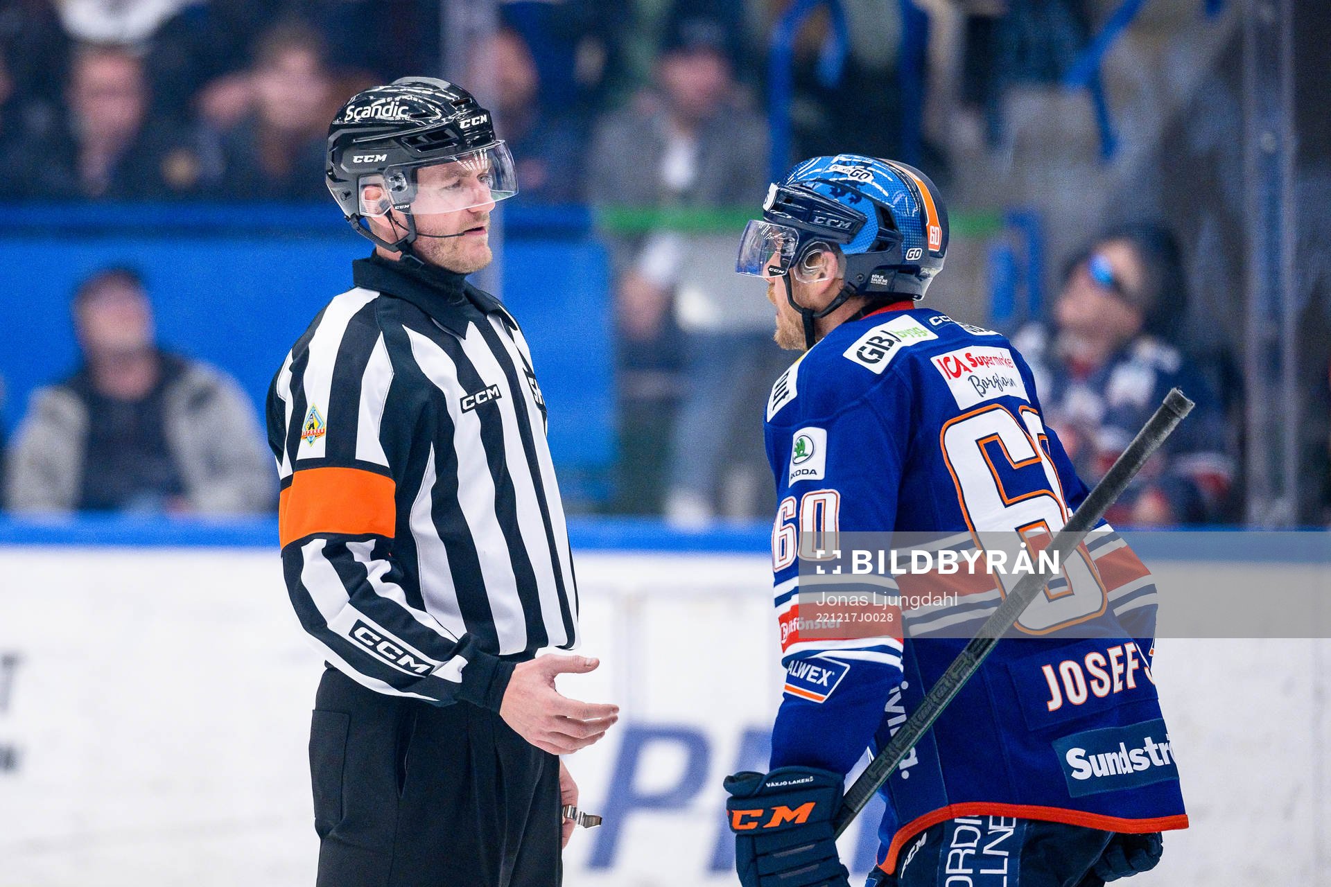 Domare Daniel Eriksson och Växjös Erik Josefsson