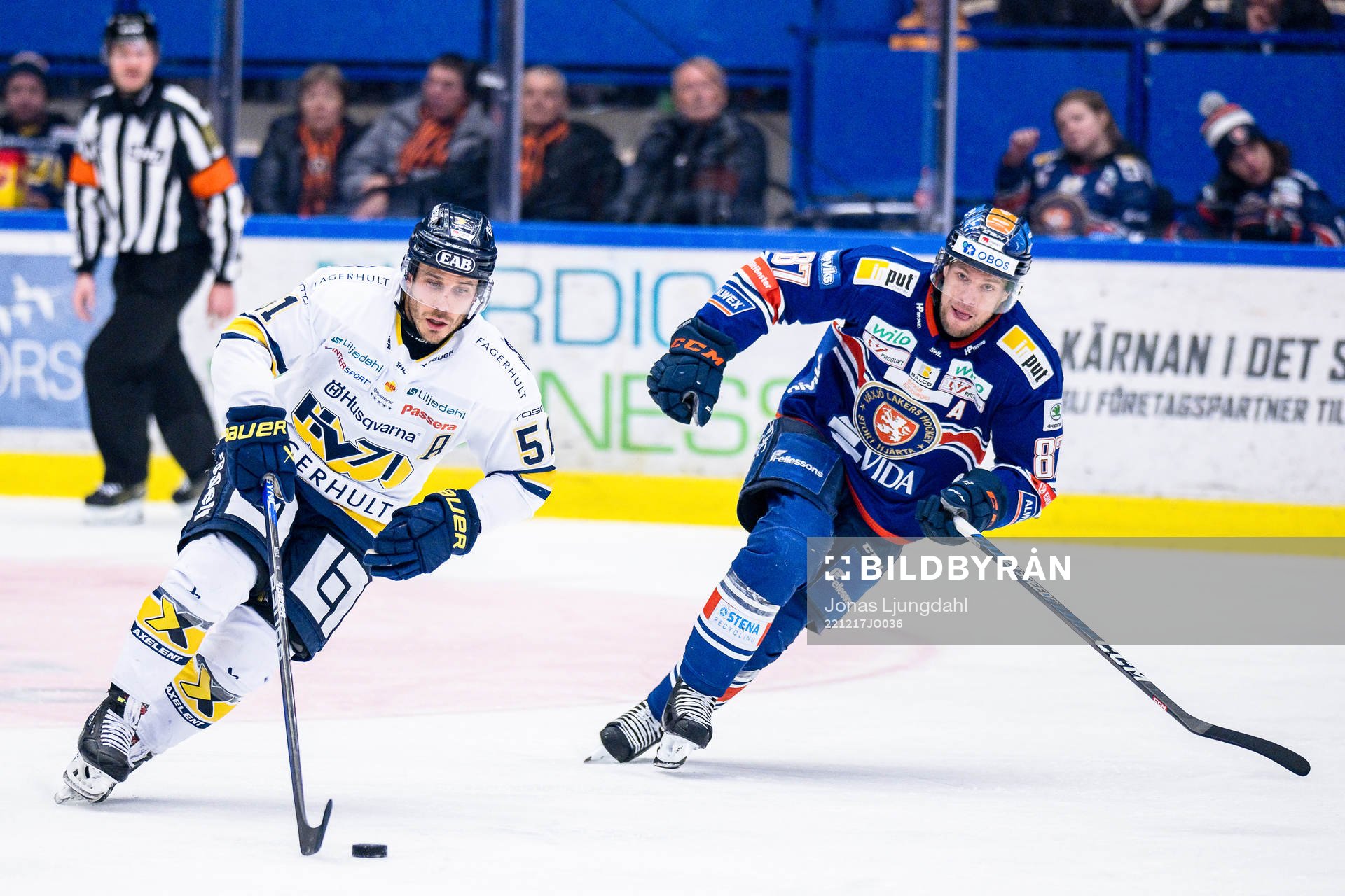 HV71s Andy Miele och Växjös Robert Rosén