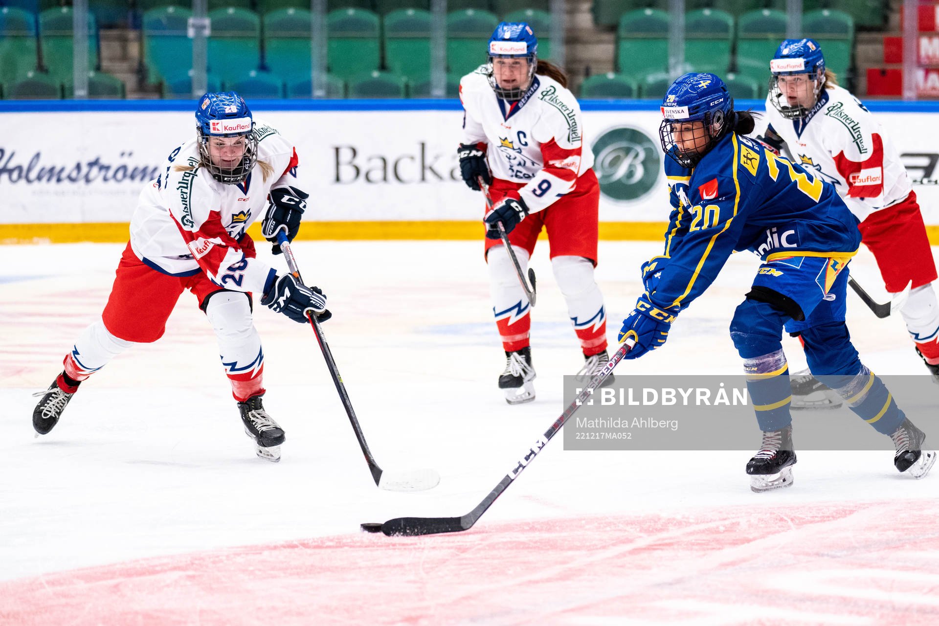 Lucie Gruntova of Czech Republic and Fanny Rask of Sweden