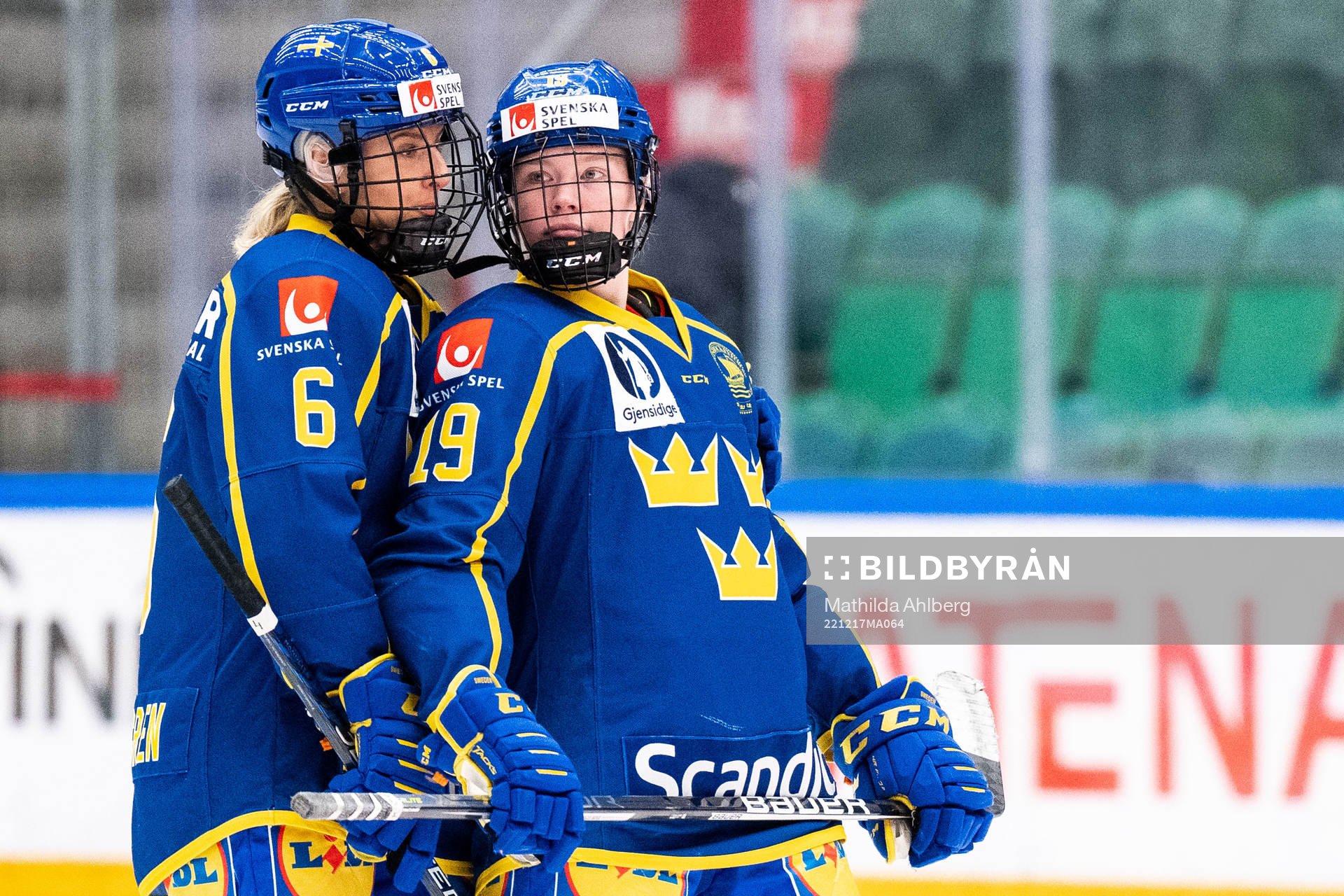 Josefine Holmgren and Sara Hjalmarsson of Sweden