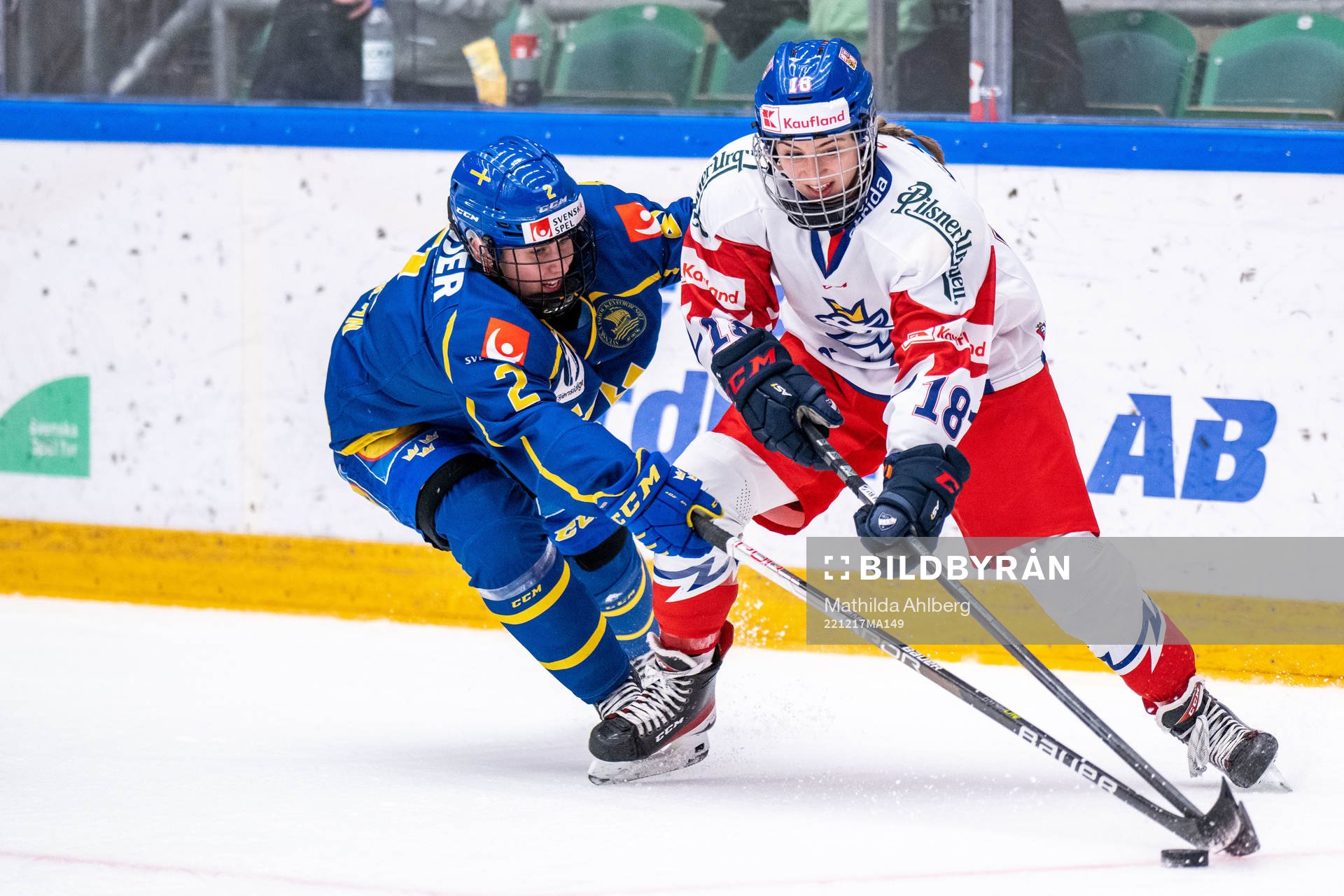 Nathalie Lidman of Sweden and Michaela Pejzlova of Czech