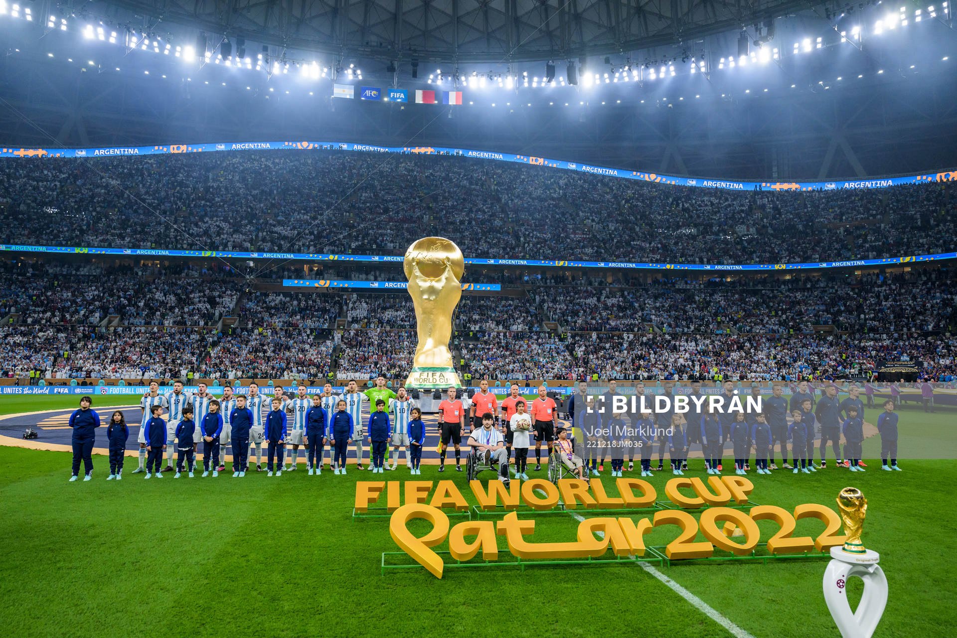 Players of Argentina and of France