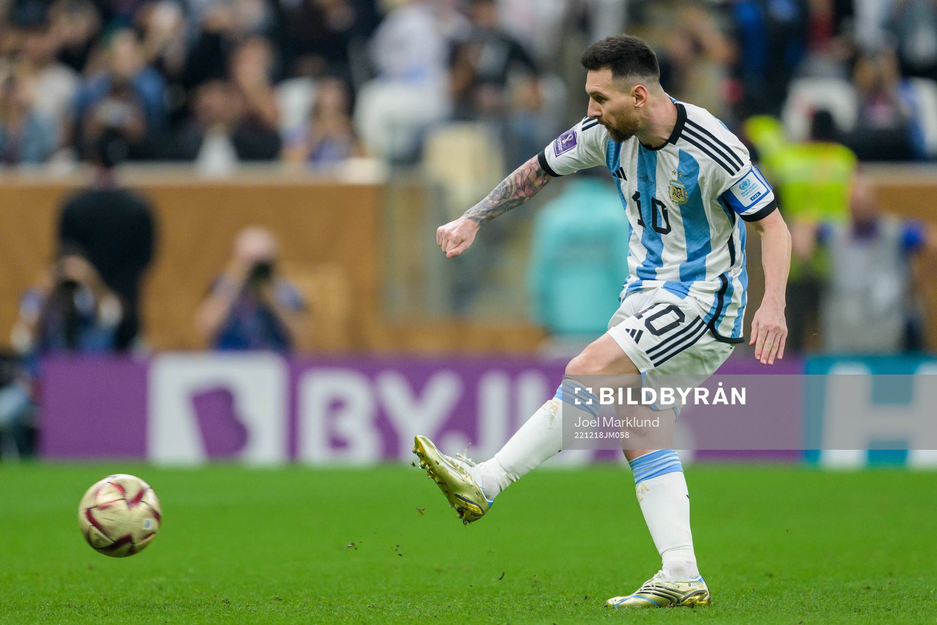 Lionel Messi of Argentina scores 1-0
