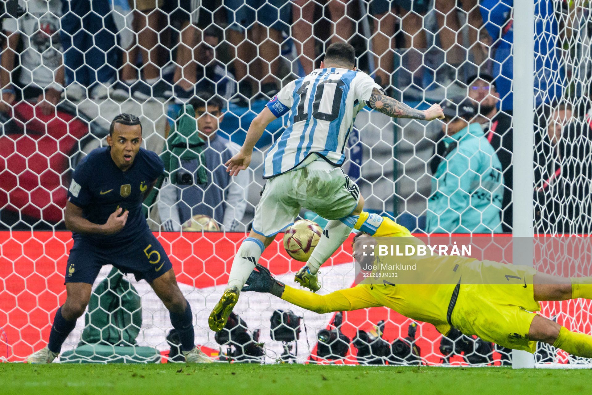 Lionel Messi of Argentina scores 3-2