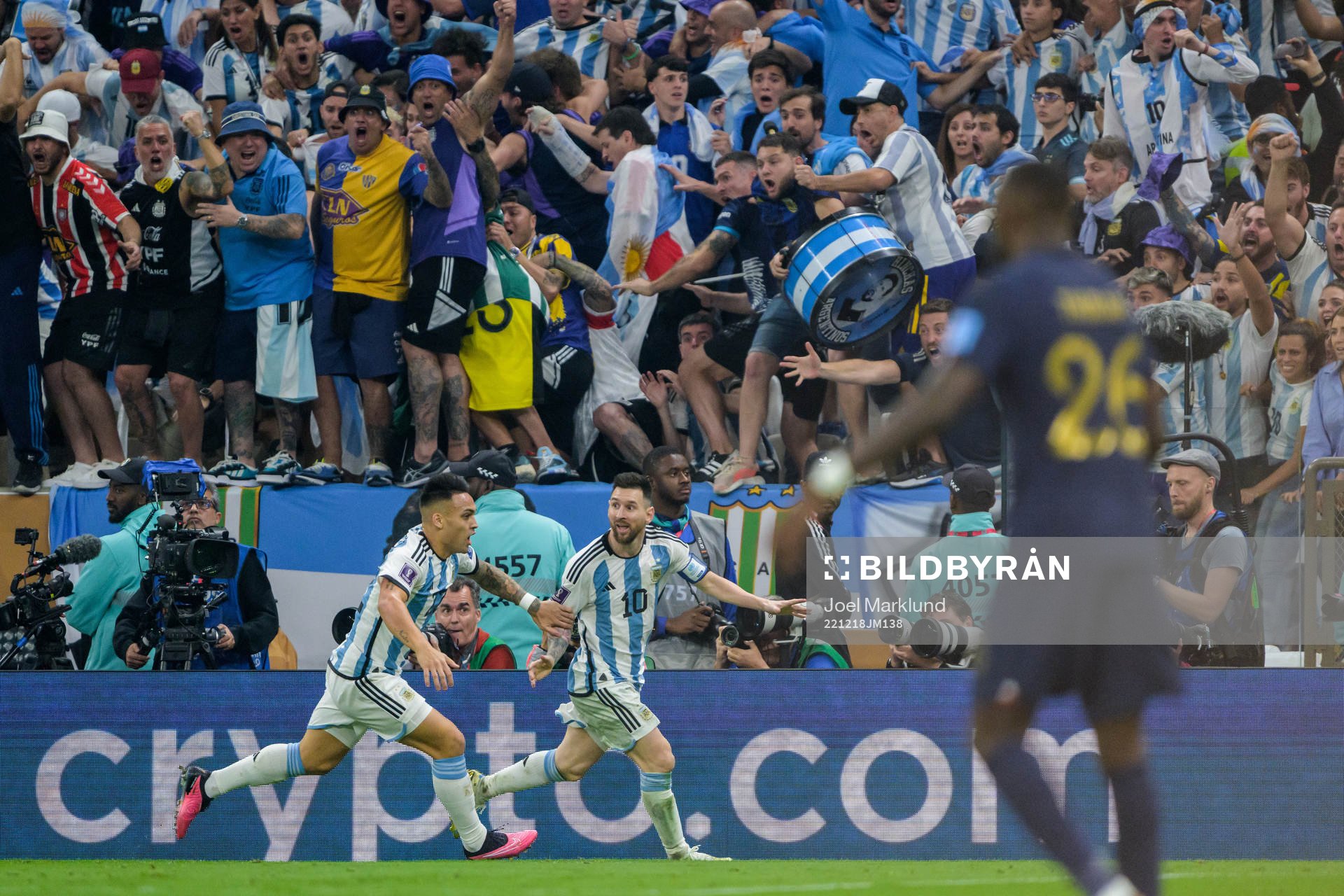Lionel Messi celebrate with Lautaro Martinez of Argentina