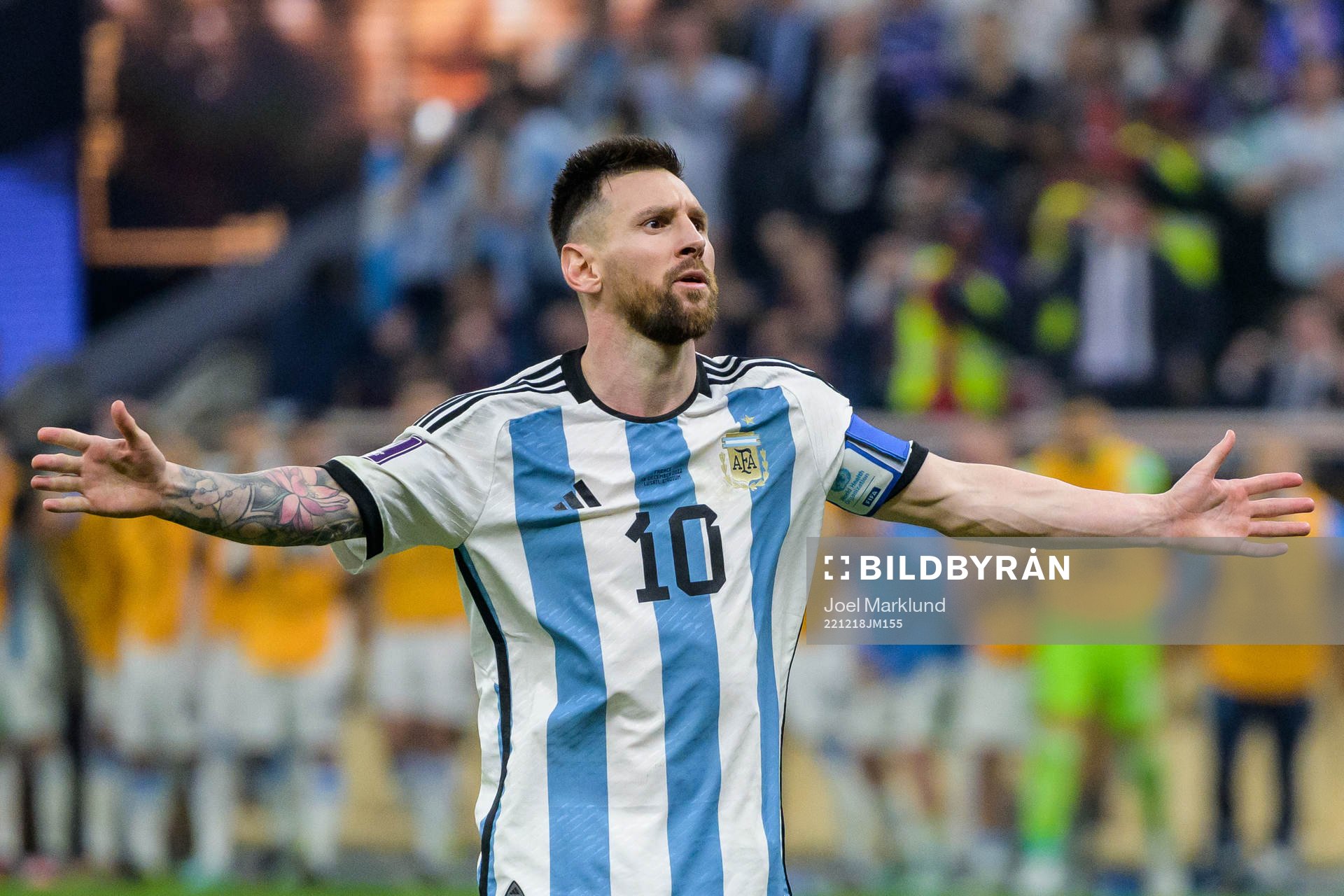 Lionel Messi of Argentina celebrate