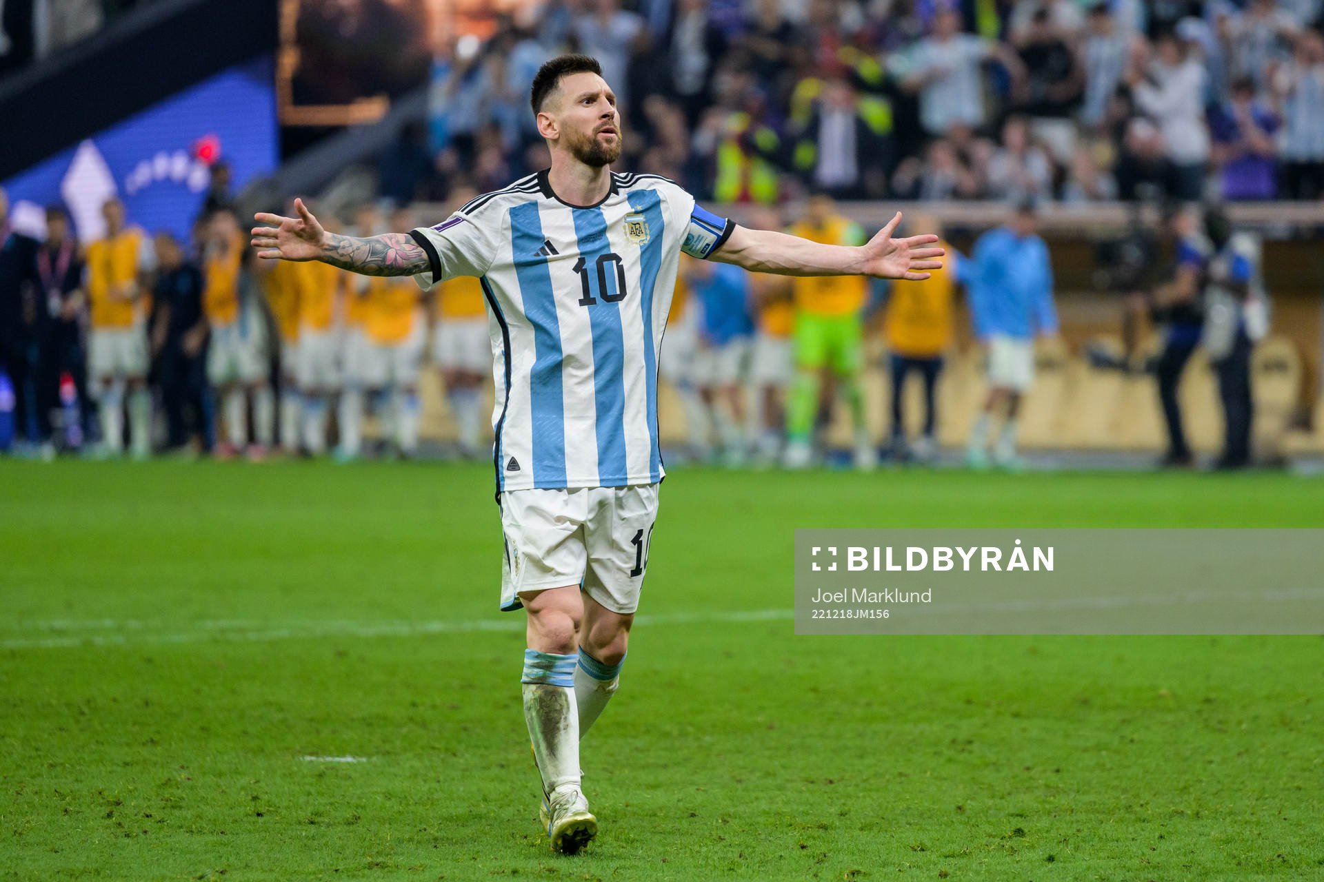 Lionel Messi of Argentina celebrate