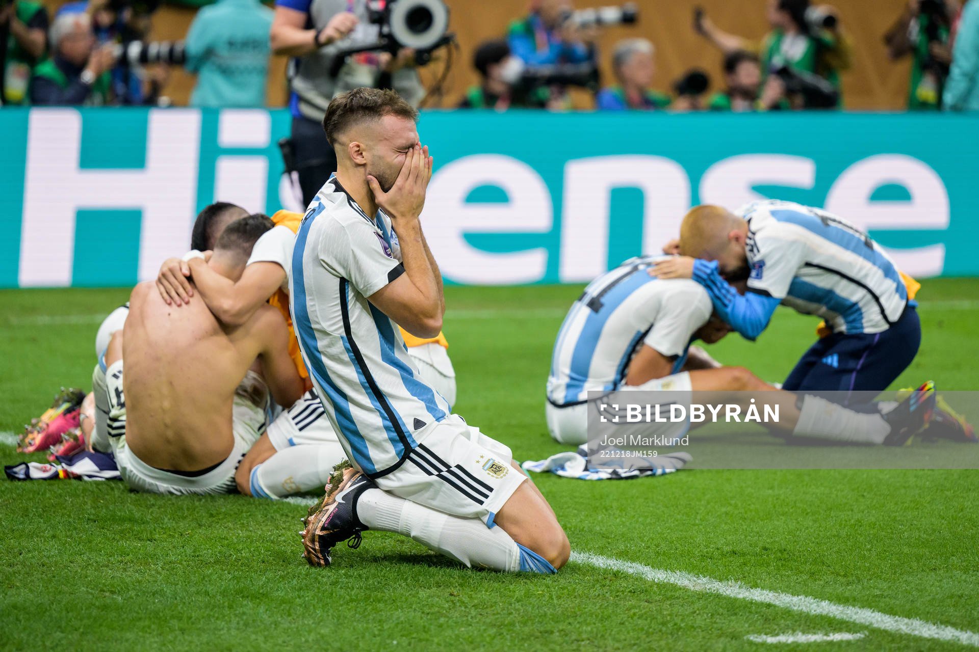 Players of Argentina celebrate