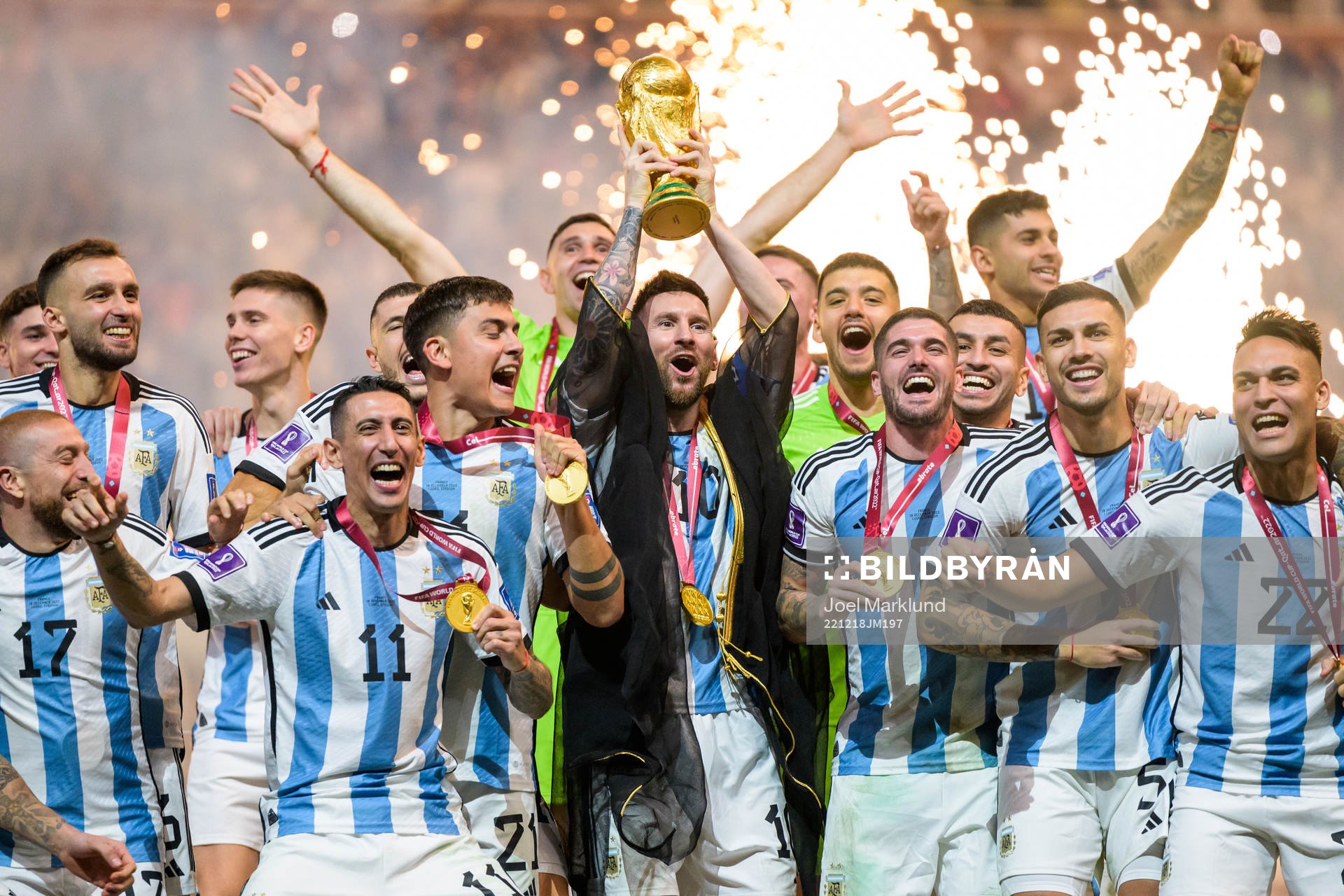 Lionel Messi and players of Argentina celebrate with the