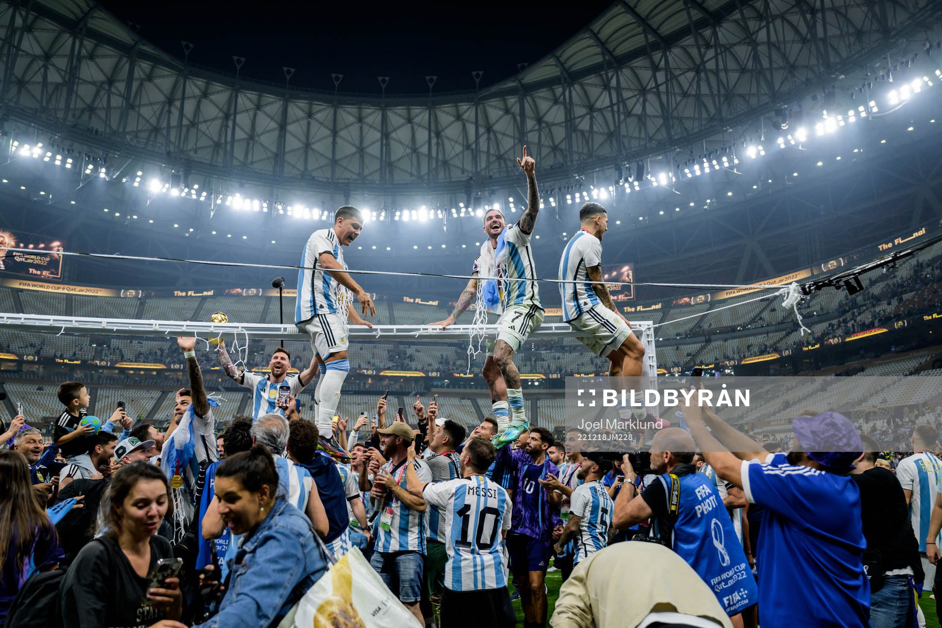 Paulo Dybala and Rodrigo de Paul of Argentina celebrate