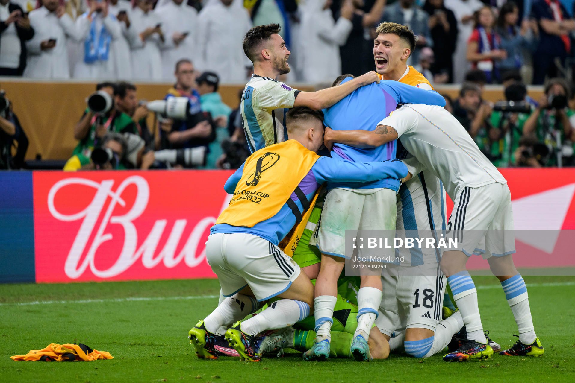 Players of Argentina celebrate