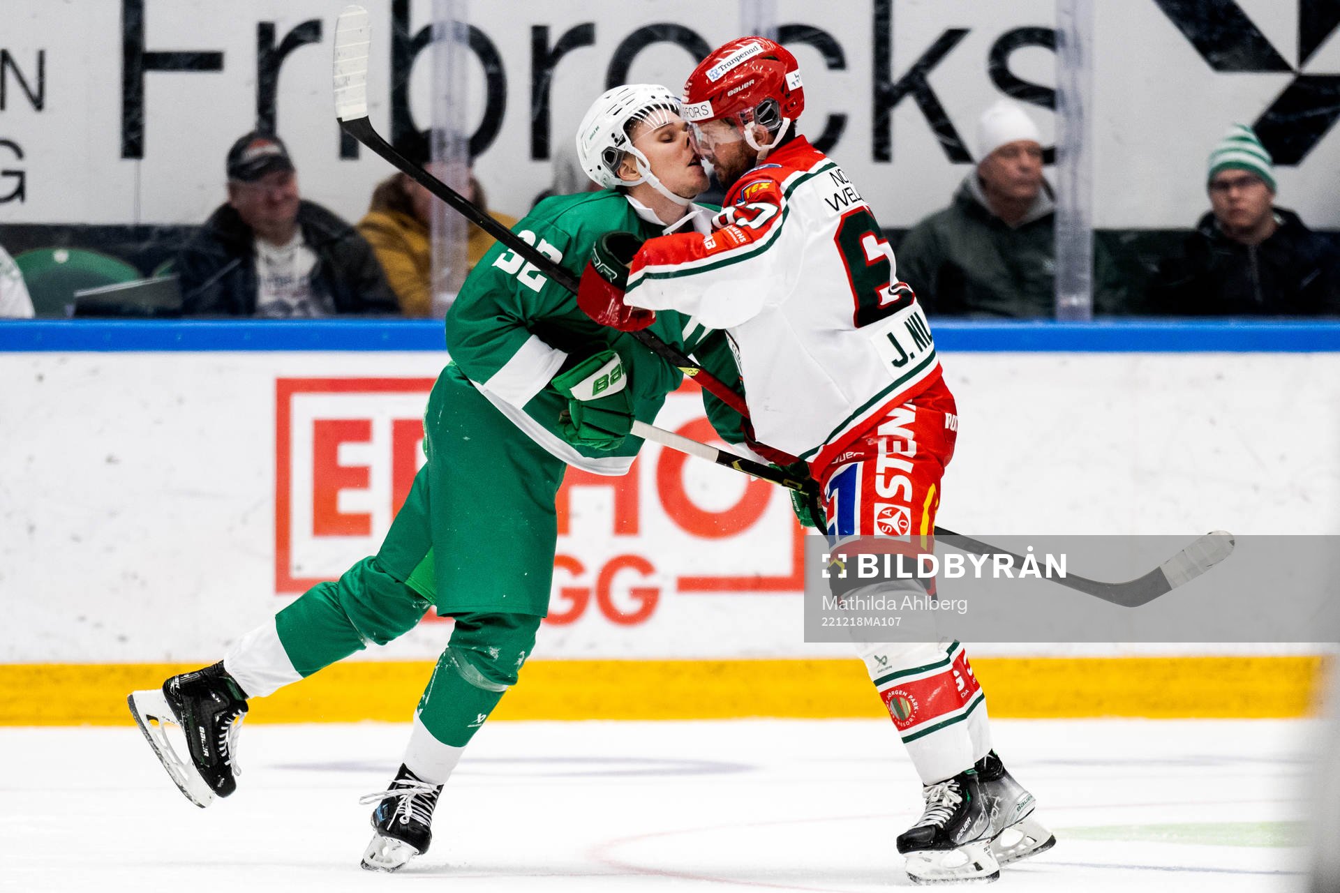 Rögles Oskar Hassel och Frölundas Jacob Nilsson