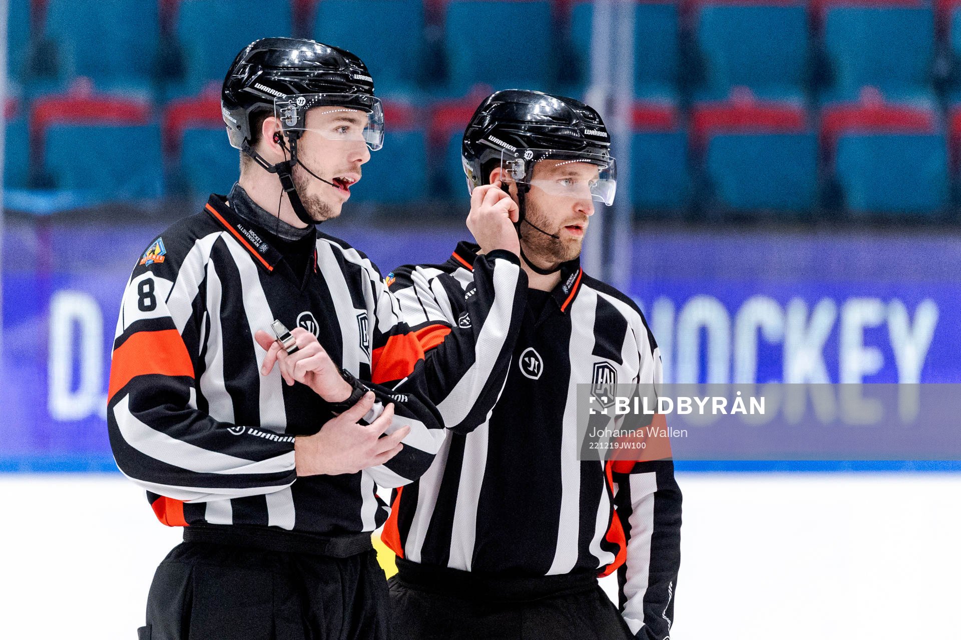 Domare Oscar Niklasson och domare Niklas Johansson