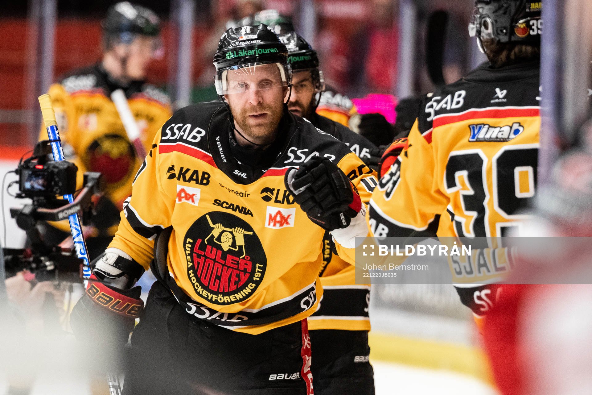 Luleås Leo Komarov jublar