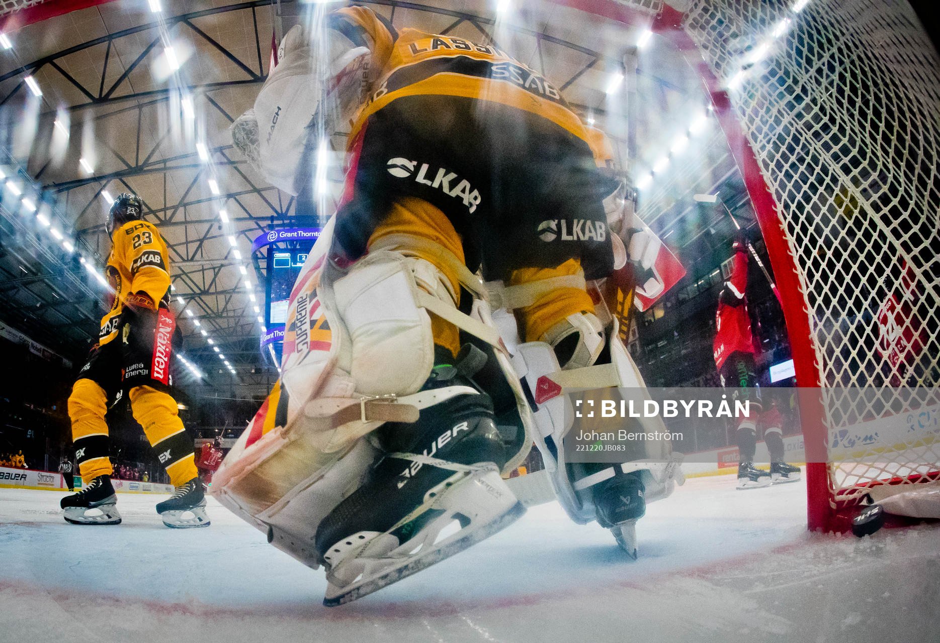 Örebros Mathias Bromé gör 3-2 och jublar ishockeymatchen
