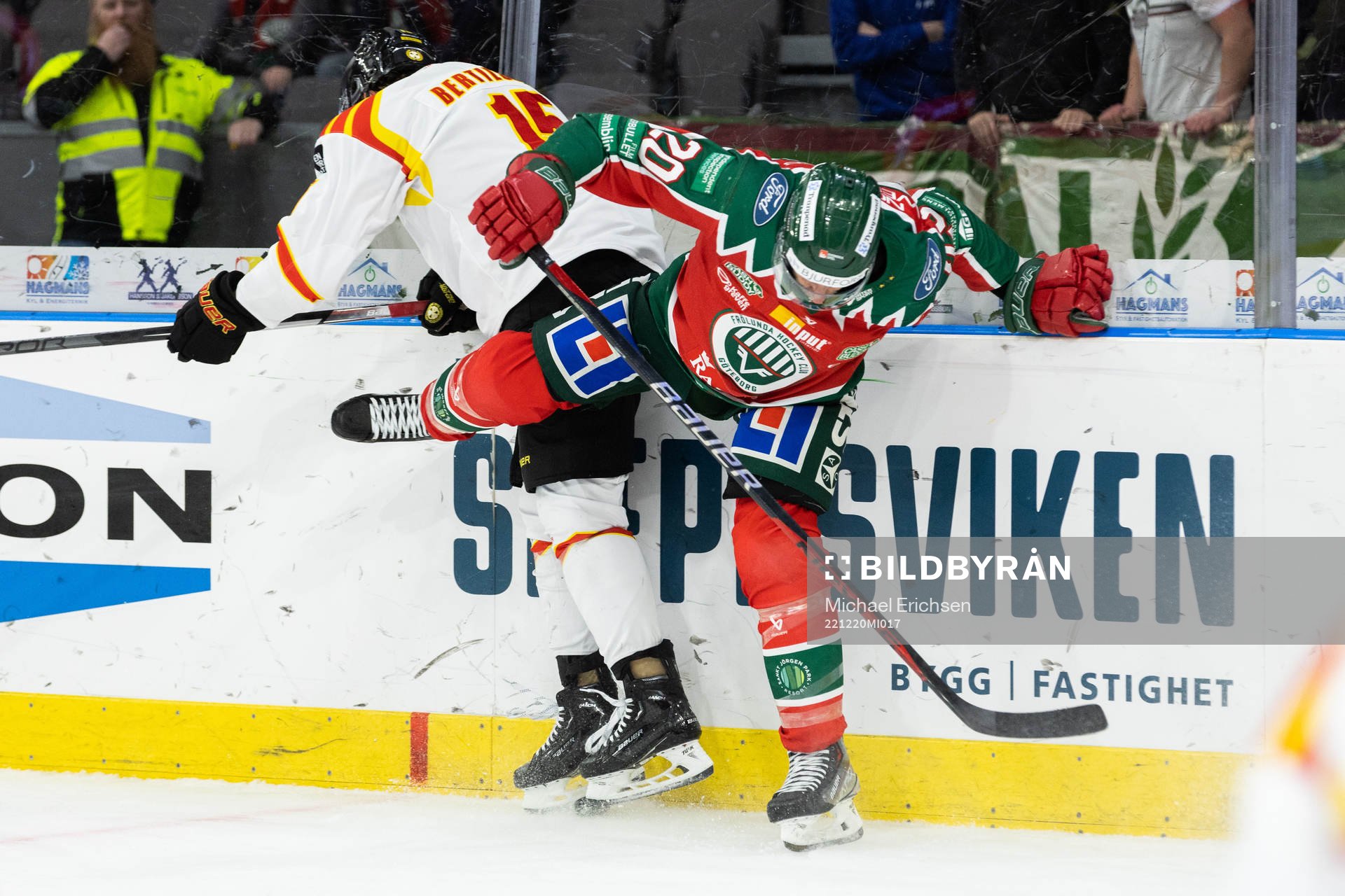 Brynäs Simon Bertilsson och Frölundas Joel Lundqvist