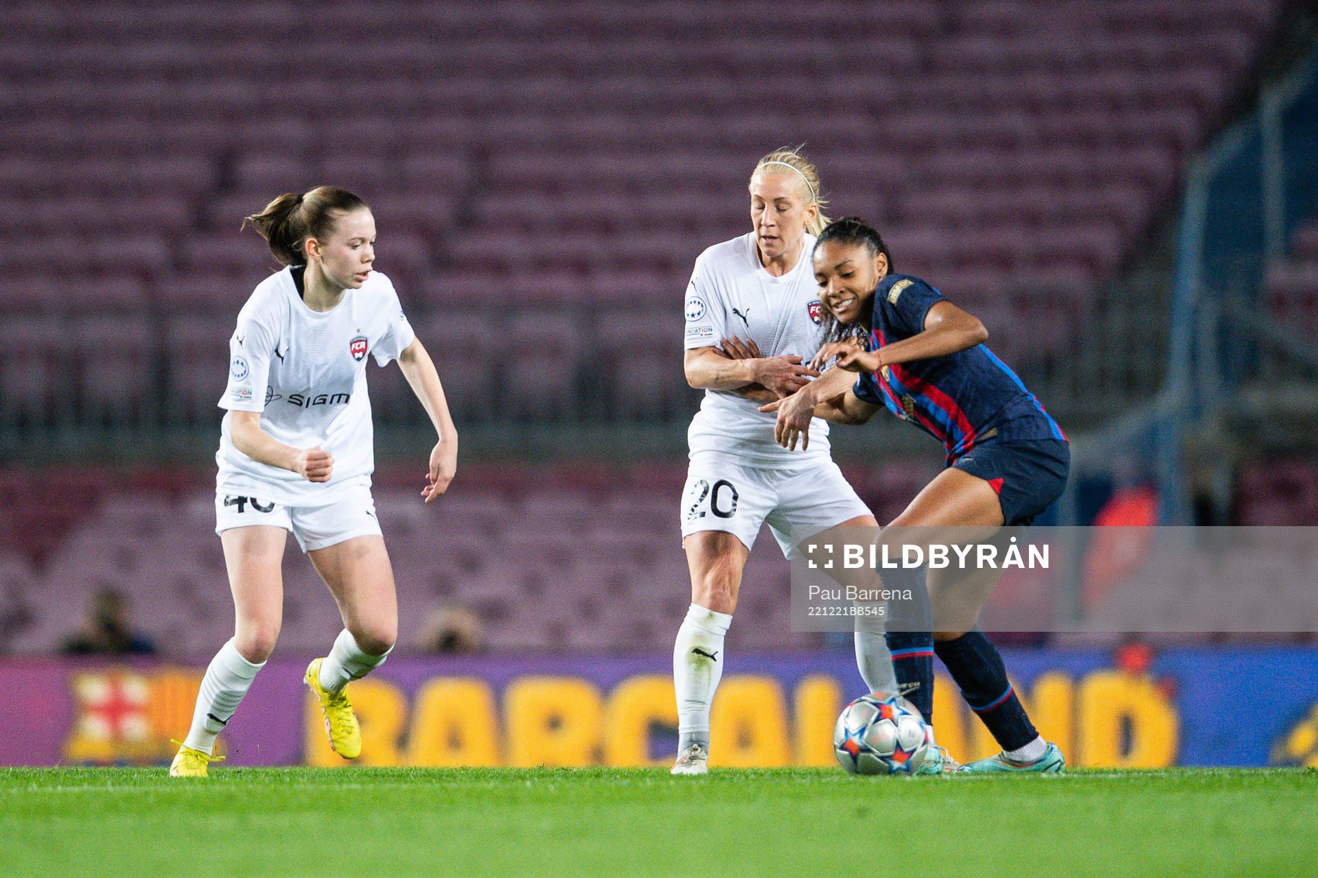 Bea Sprung and Mia Persson of FC Rosengård against Salma